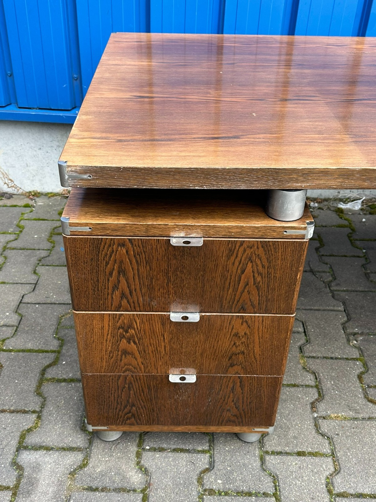 VINTAGE DESIGNER SCHREIBTISCH ALUMINIUM UND EICHE MASSIV – Bild 4