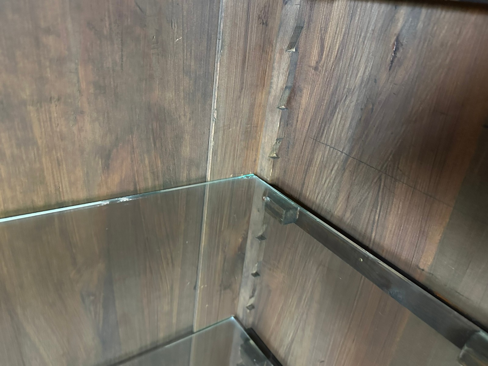 ANTIKE VITRINE SCHRANK LOUIS PHILIPPE 19 TES MAHAGONI FURNIER SPÄT BIEDERMEIER – Bild 13