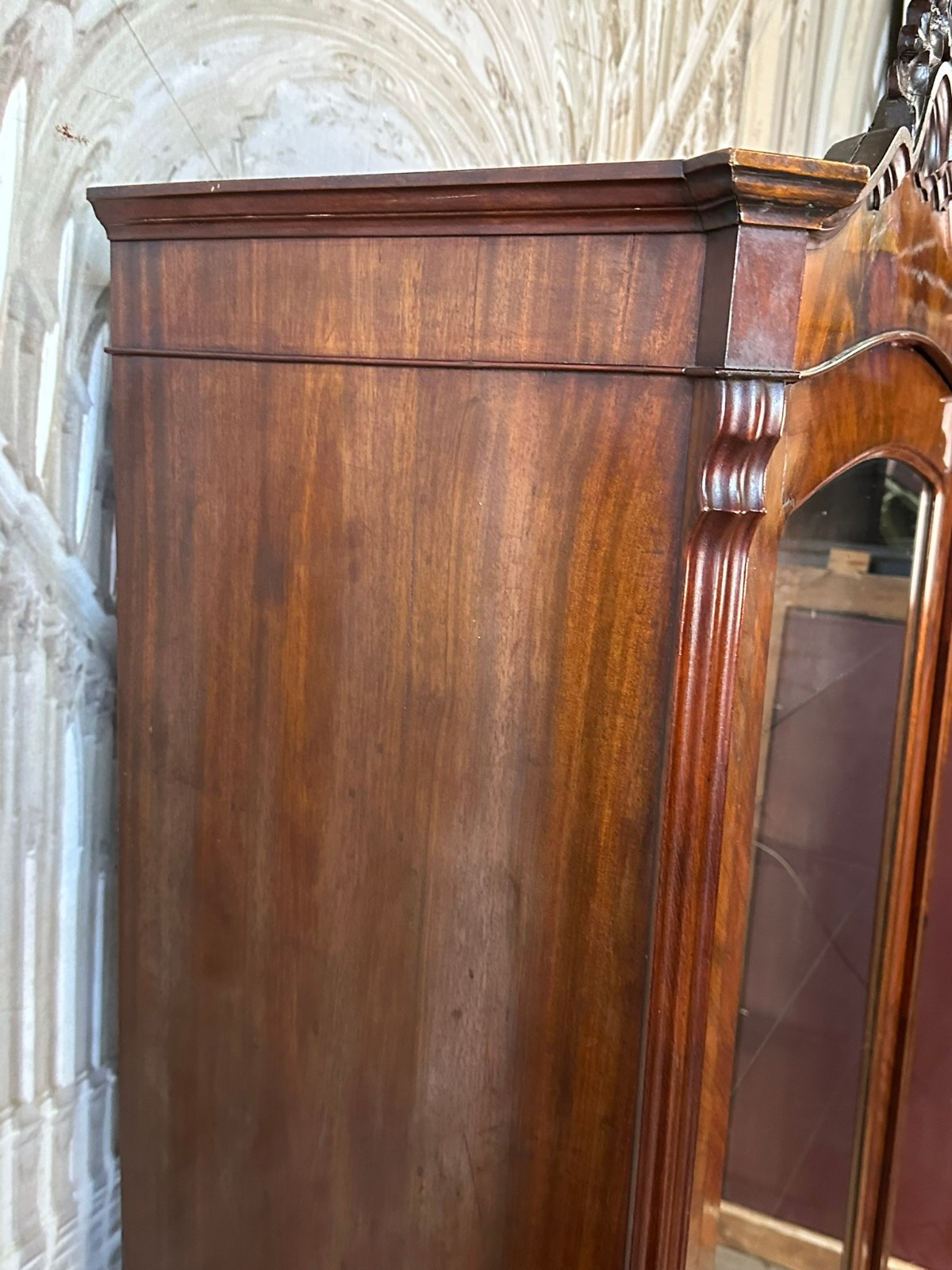 ANTIKE VITRINE SCHRANK LOUIS PHILIPPE 19 TES MAHAGONI FURNIER SPÄT BIEDERMEIER – Bild 4
