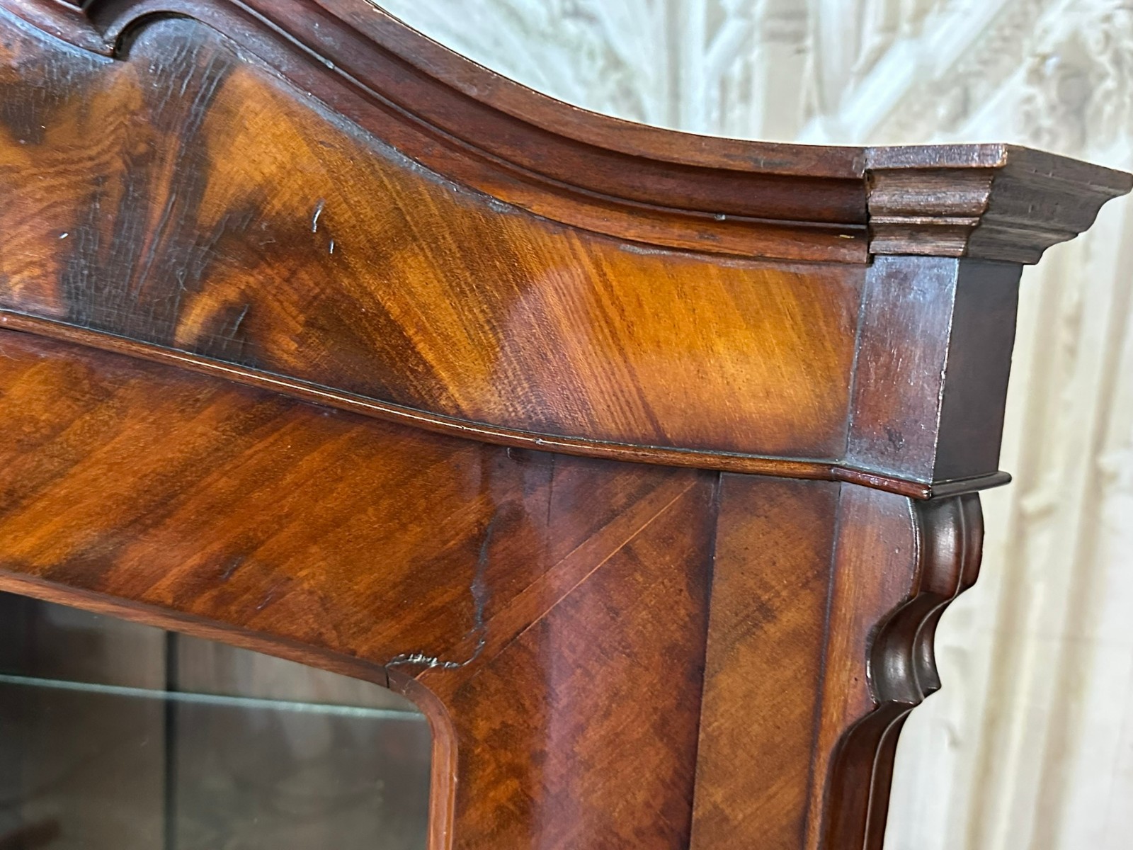 ANTIKE VITRINE SCHRANK LOUIS PHILIPPE 19 TES MAHAGONI FURNIER SPÄT BIEDERMEIER – Bild 8