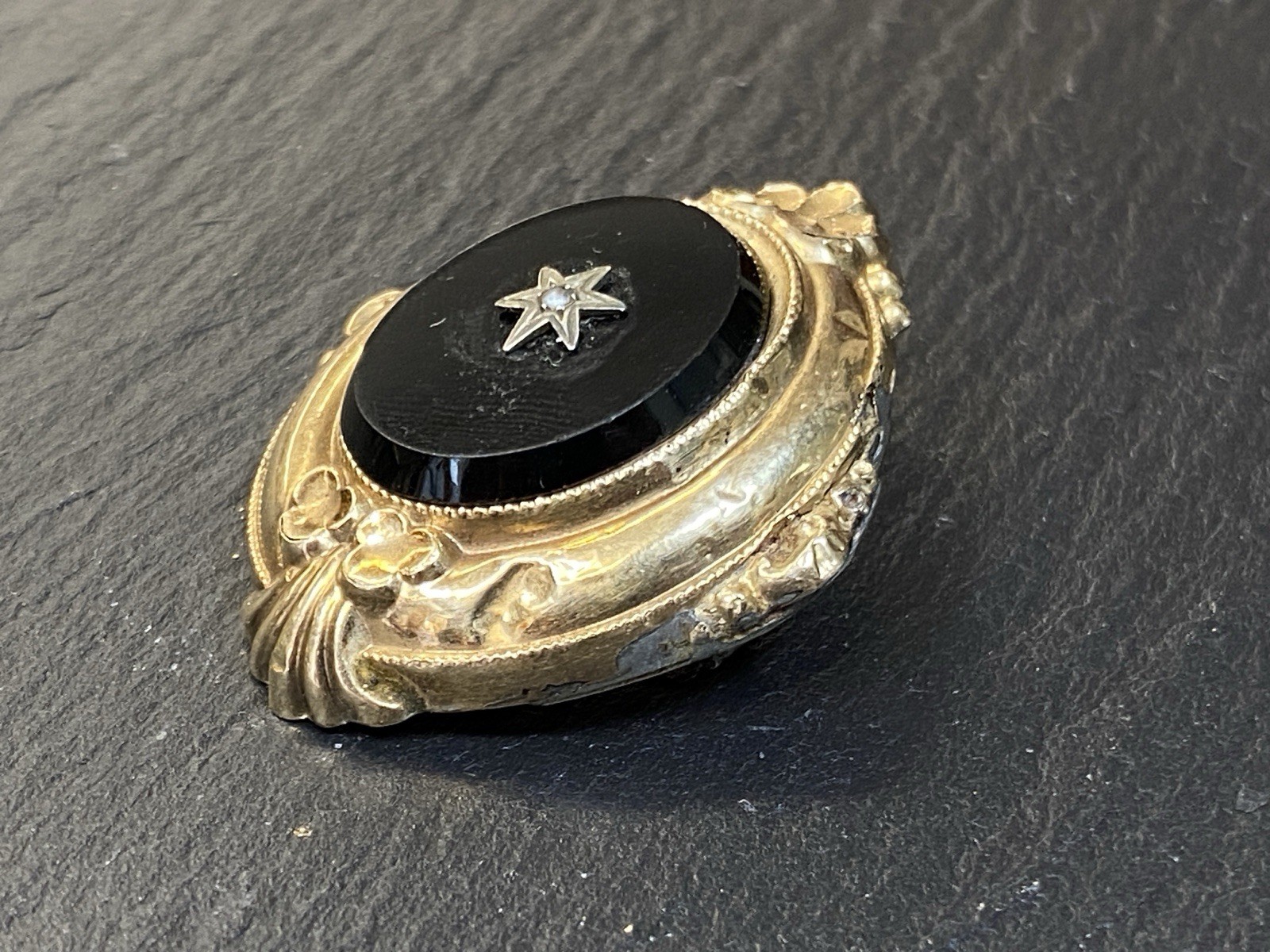 BIEDERMEIER BROSCHE ONYX PERLE ALTGELÖTET SILBER VERGOLDET – Bild 3