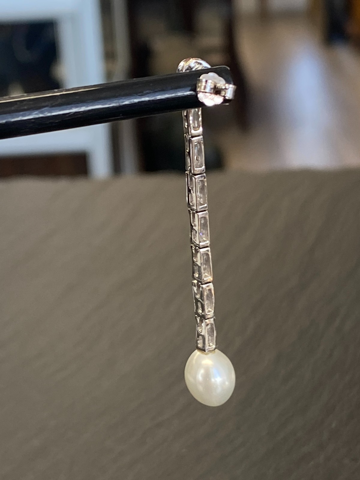 PAAR DEKORATIVE OHRHÄNGER AUS STERLING SILBER 925 MIT GLASSTEINEN UND KUNSTPERLE – Bild 9