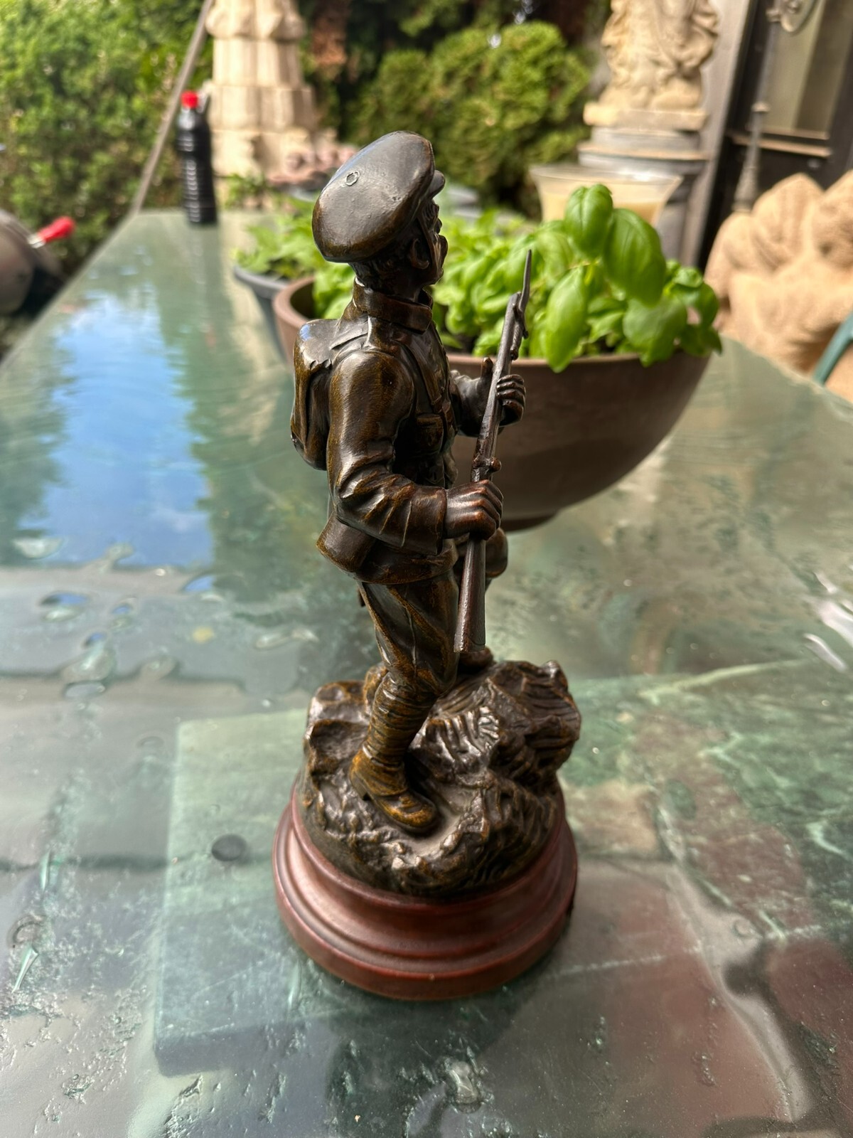 ANTIKE SKULPTUR AUS REGÜL GUSS UM 1900 SOLDAT MIT GEWEHR – Bild 5