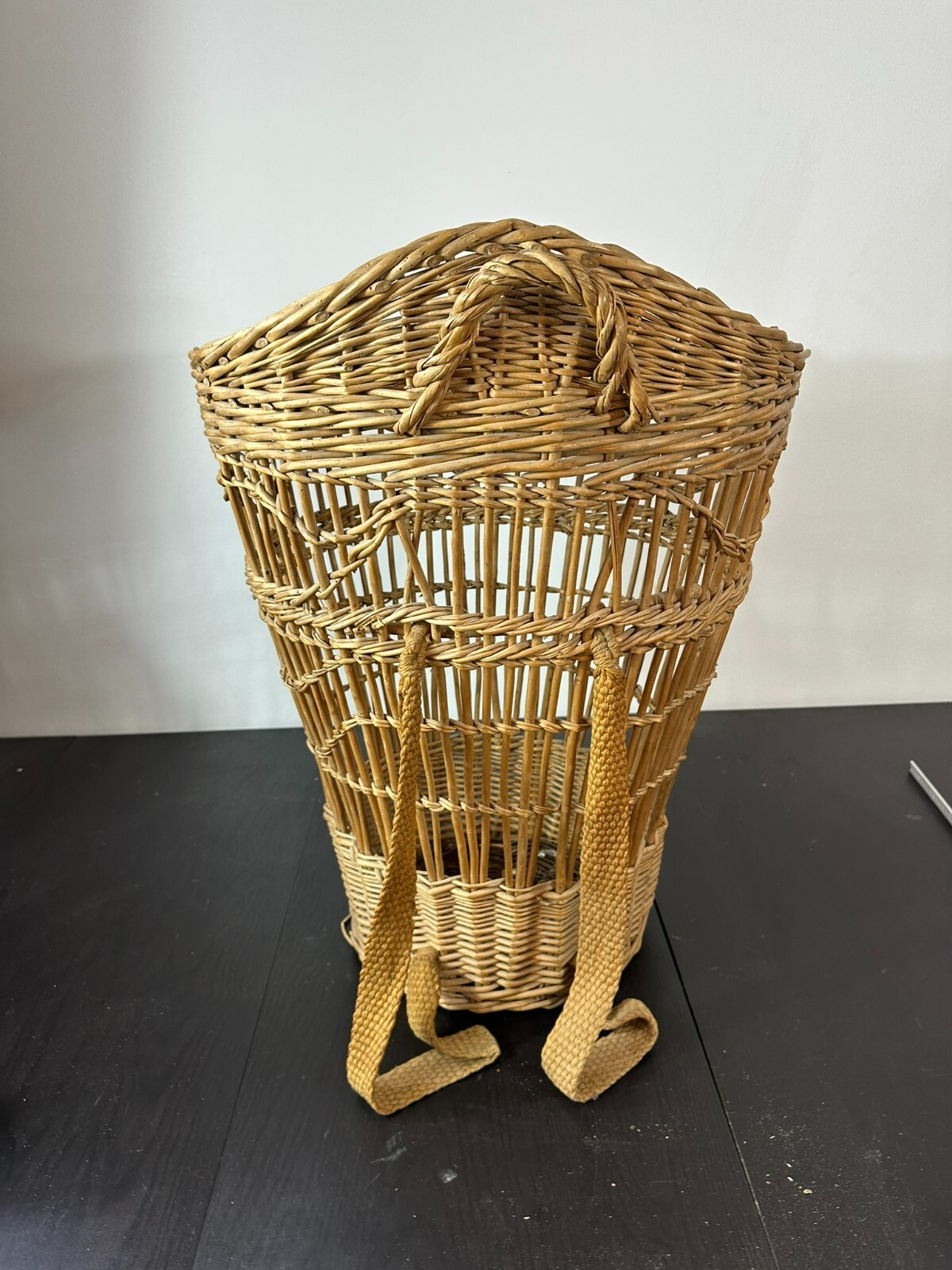 71cm ALTER / ANTIKER WEIDEKORB GEFLECHT MITTE 20 TES JHDT RÜCKENTRÄGER