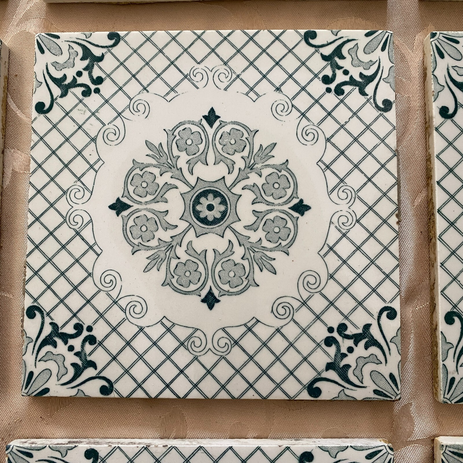 ANTIKE JUGENDSTIL FLIESEN 9 STÜCK SET KACHELN UM 1910 15x15cm AUS KERAMIK – Bild 8