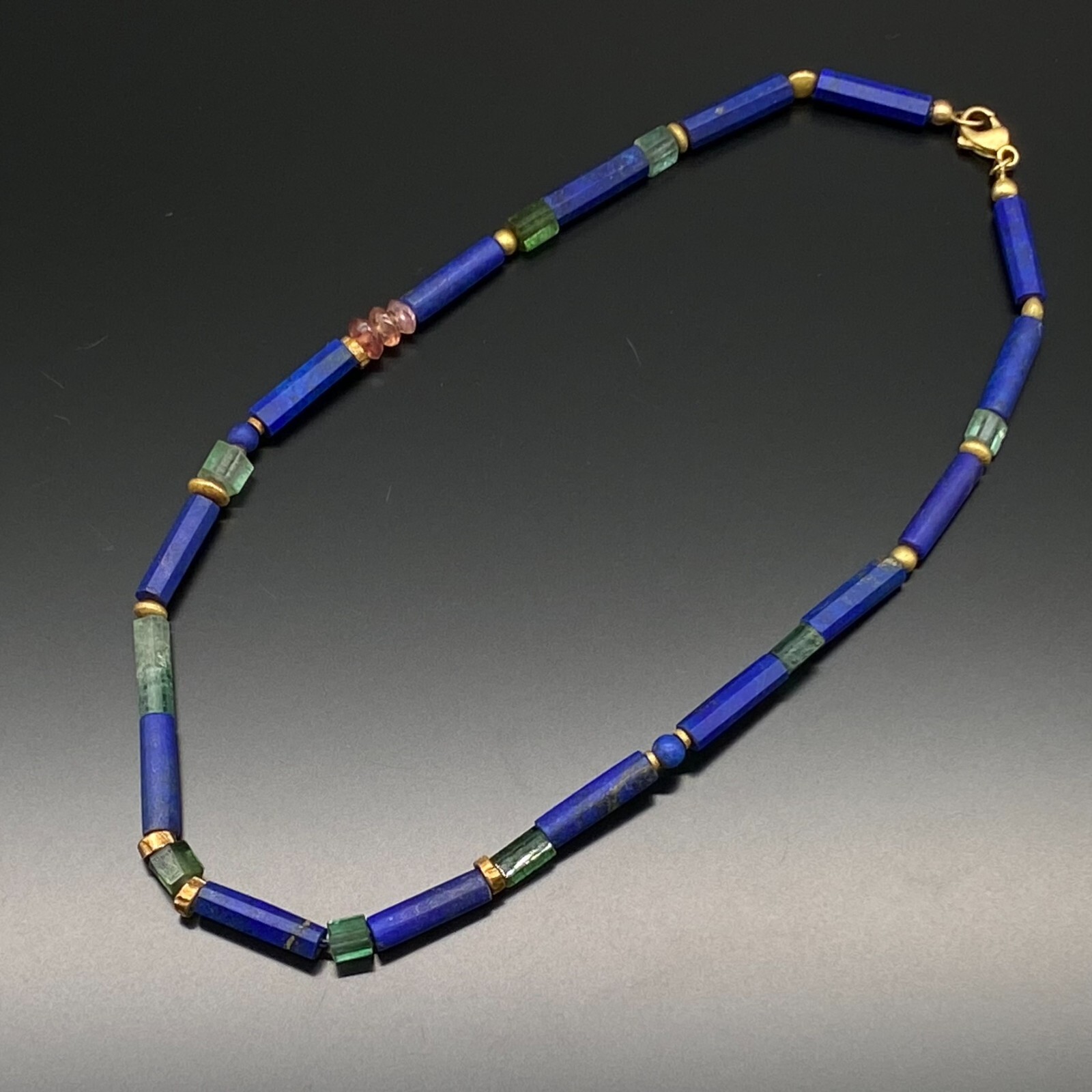WUNDERVOLLE KETTE GELBGOLD 750 LAPIS LAZULI SMARAGDE SPINELL 36,5cm – Bild 3