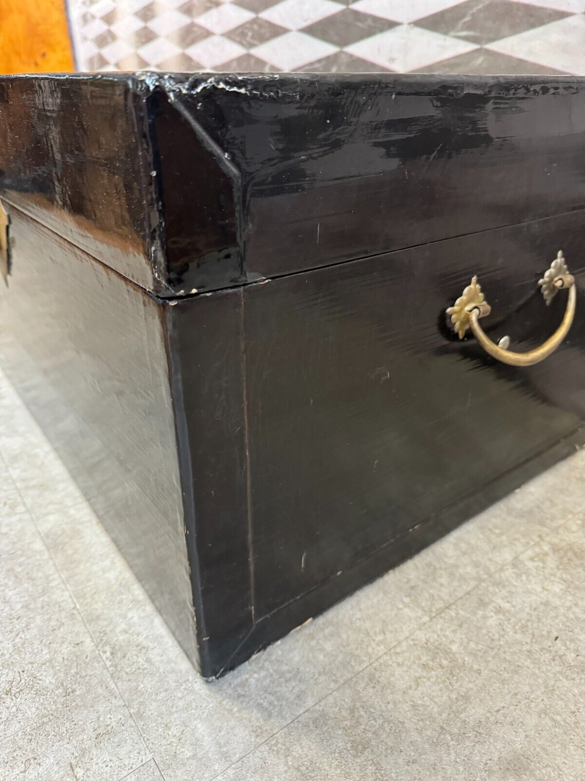 CHINA TRUHE REISETRUHE HOLZ SCHWARZ LACKIERT MESSING BESCHLÄGE – Bild 9