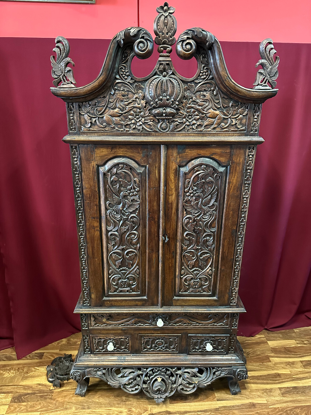 ANTIKER SCHRANK PRUNKSCHRANK 19 TES JHDT NUSSBAUM MASSIV SCHNITZWERK