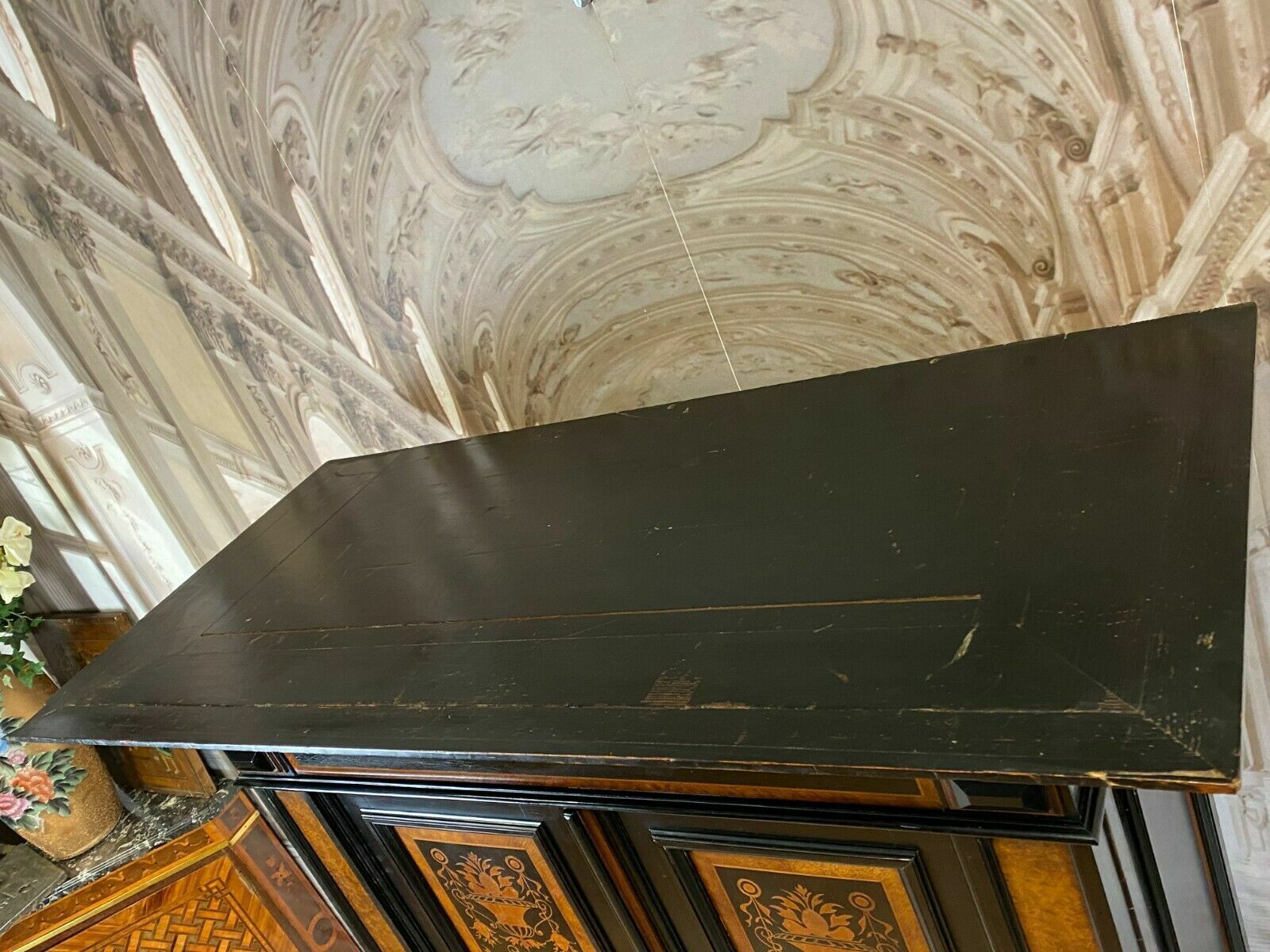 PRUNKVERTIKO VERTIKO HISTORISMUS  ANTIK UM 1880 EBONISIERT MIT INTARSIEN – Bild 6