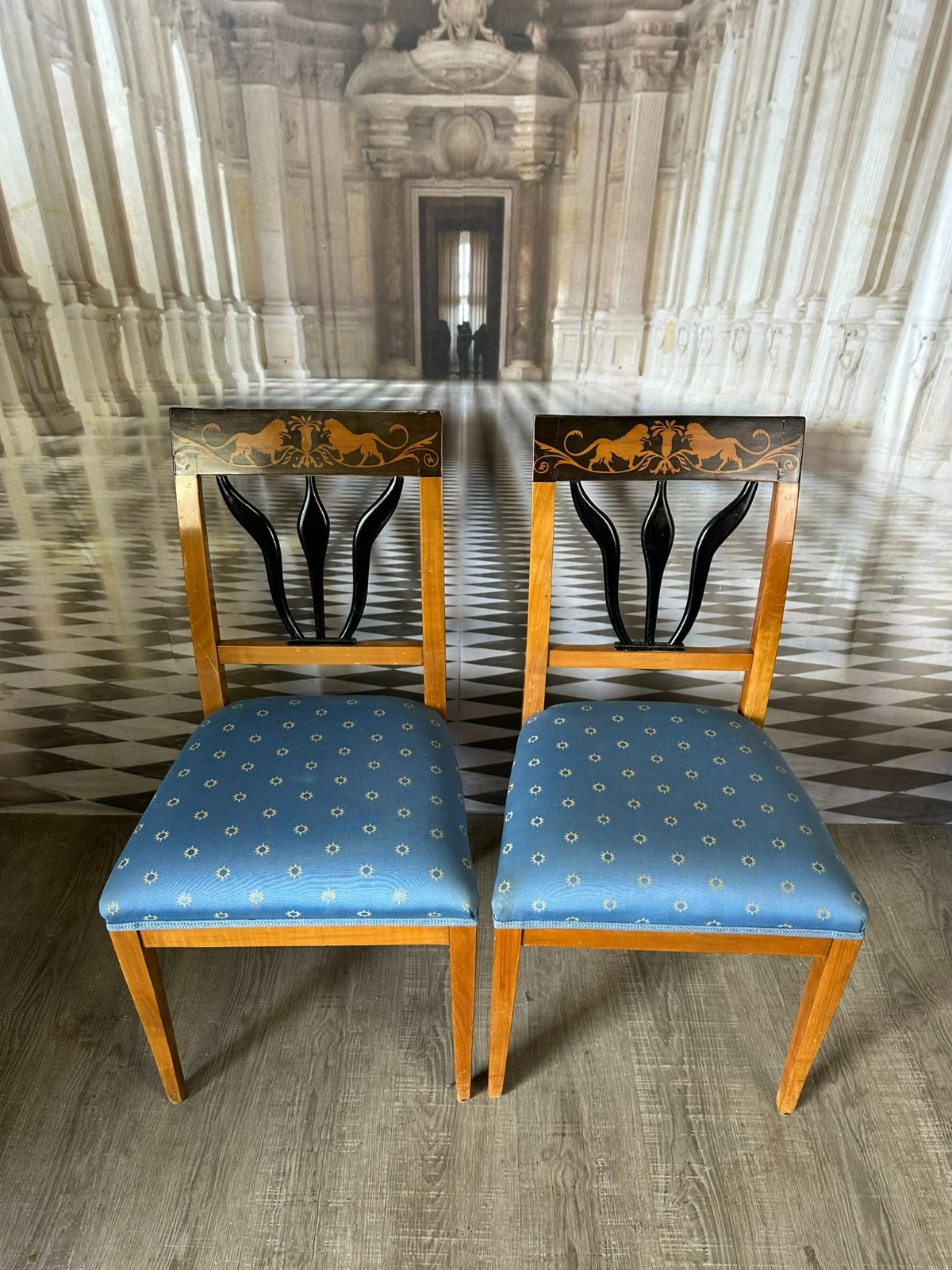 PAAR ANTIKE BIEDERMEIER STÜHLE 19 TES JHDT LÖWEN INTARSIEN KIRSCHHOLZ