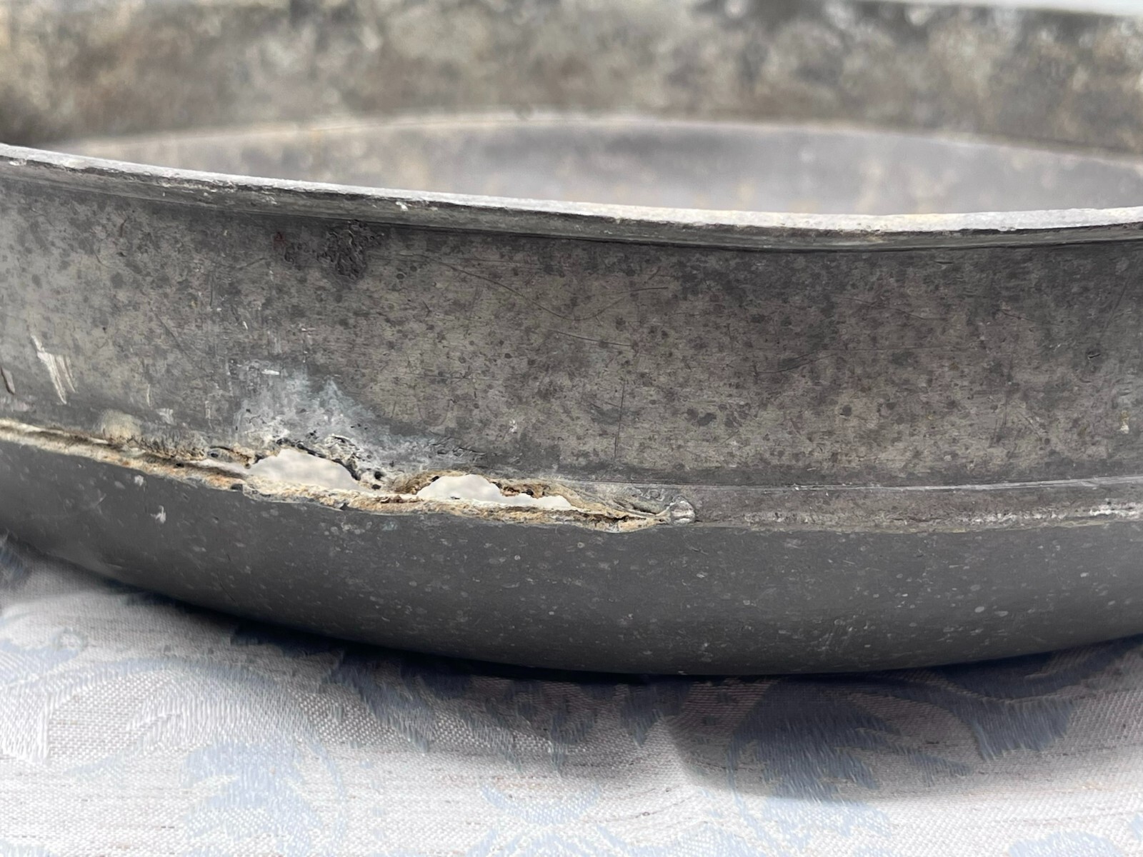SEHR GROSSE ANTIKE SCHALE AUS ZINN 37cm 2,6kg – Bild 16
