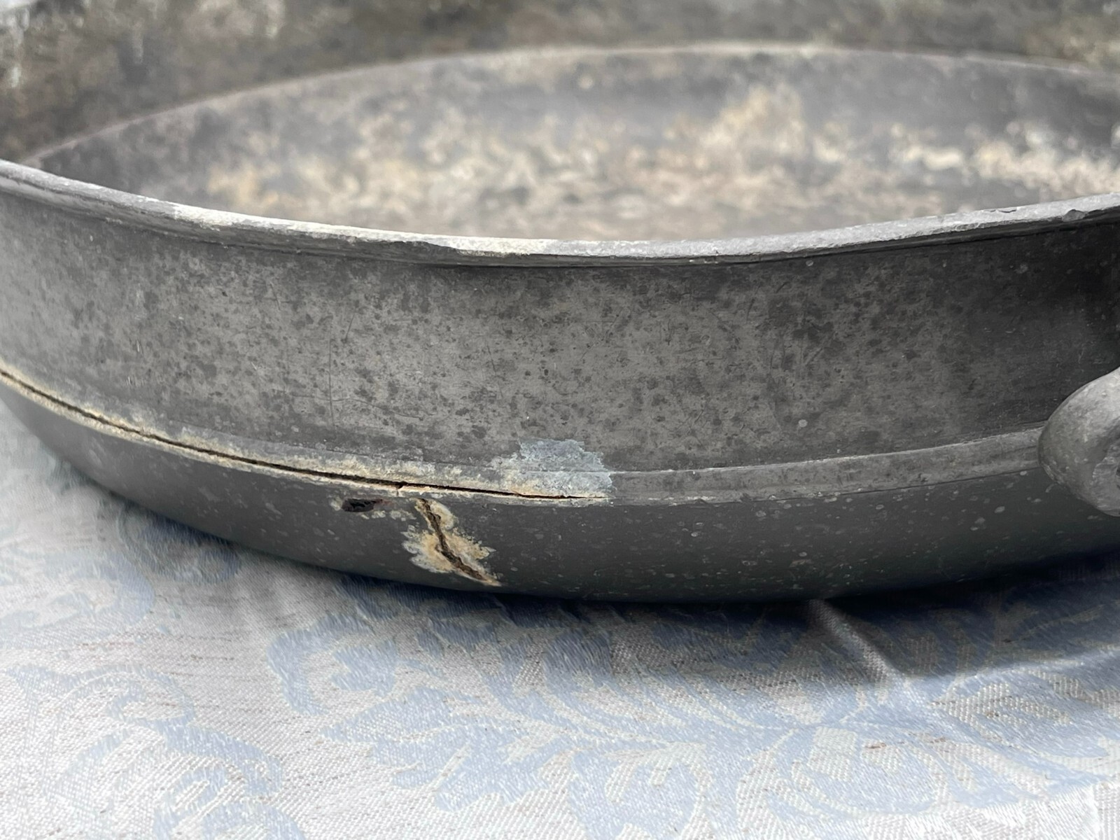 SEHR GROSSE ANTIKE SCHALE AUS ZINN 37cm 2,6kg – Bild 10