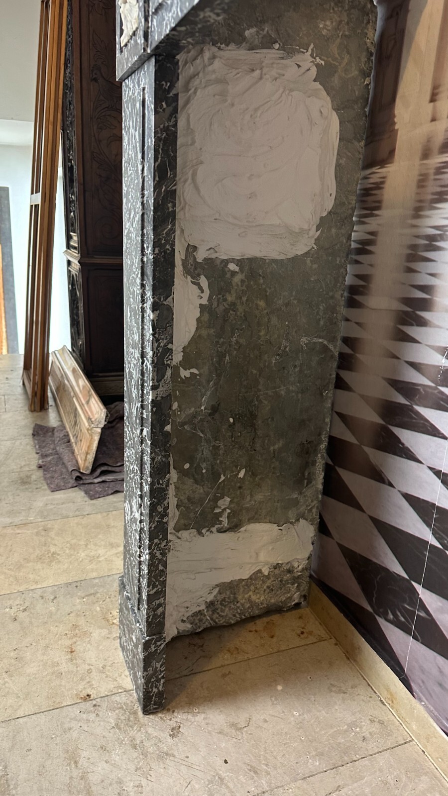 ANTIKE KAMINUMRANDUNG MARMOR KAMIN UM 1780 LOUIS SEIZE WEISSE APPLIKEN 18-TES – Bild 13