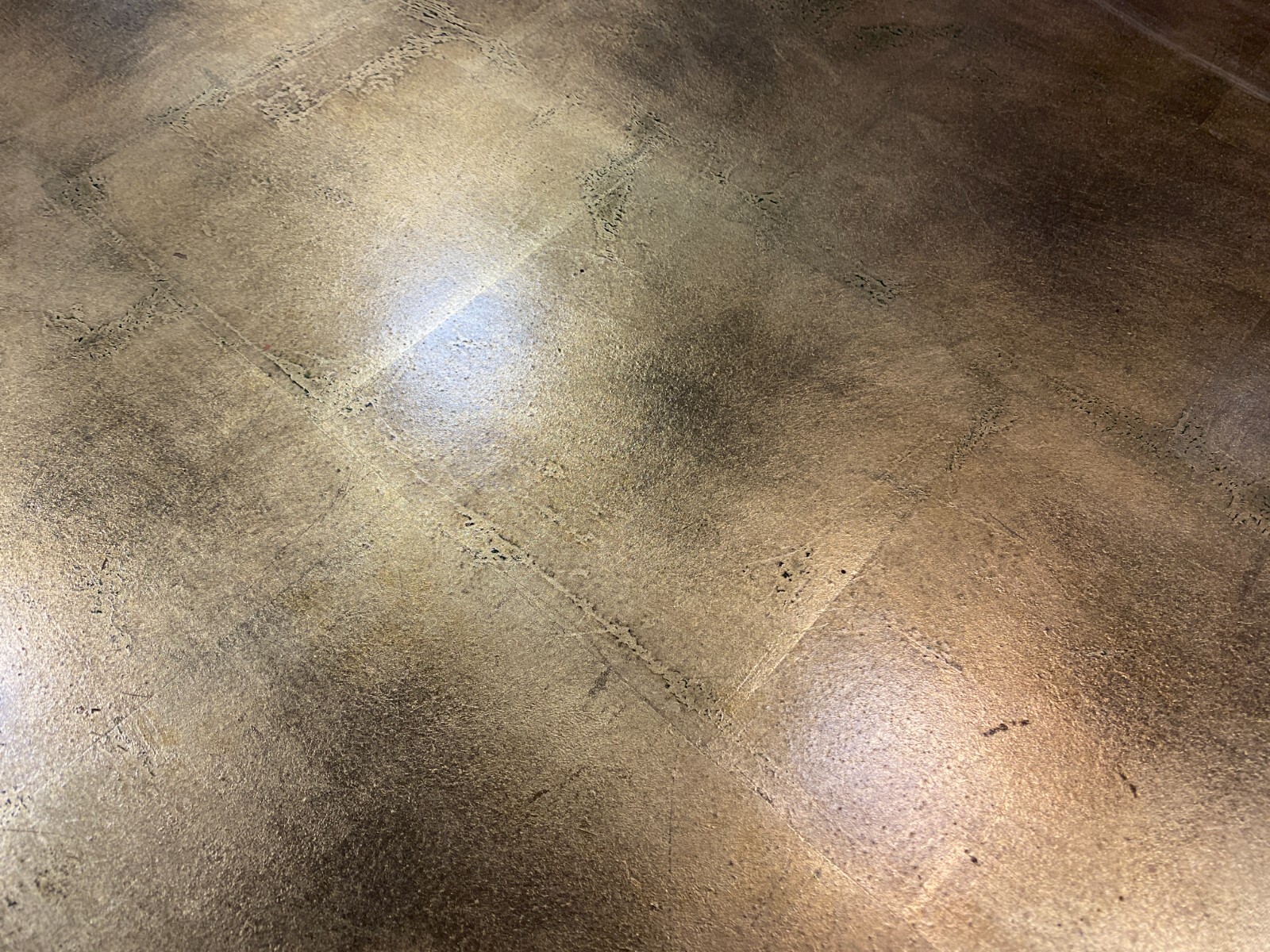 CHINA BEISTELLTISCH AUS HOLZ LACKOBERFLÄCHE UND BLATTGOLD VERGOLDUNG – Bild 4