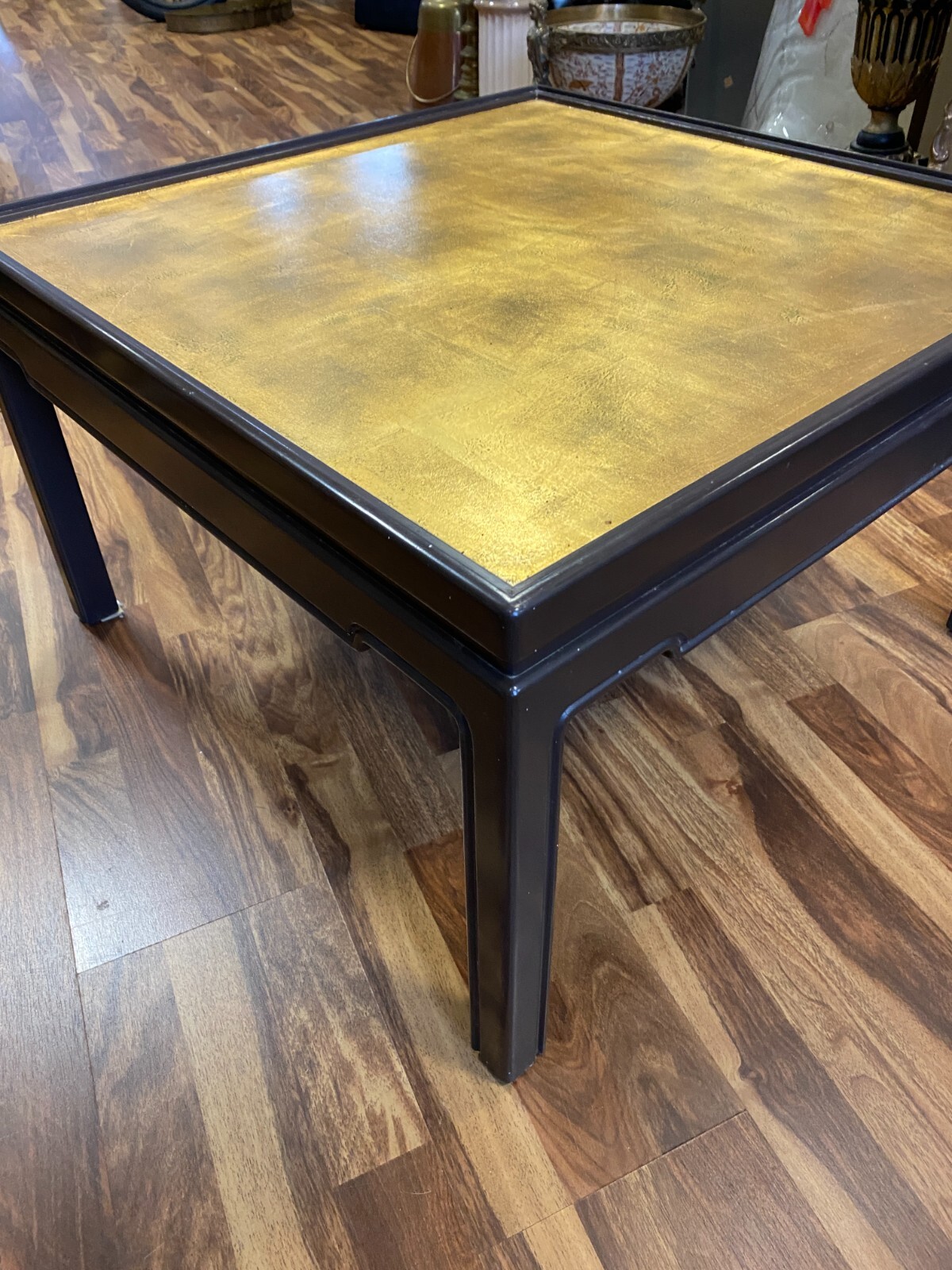 CHINA BEISTELLTISCH AUS HOLZ LACKOBERFLÄCHE UND BLATTGOLD VERGOLDUNG – Bild 7