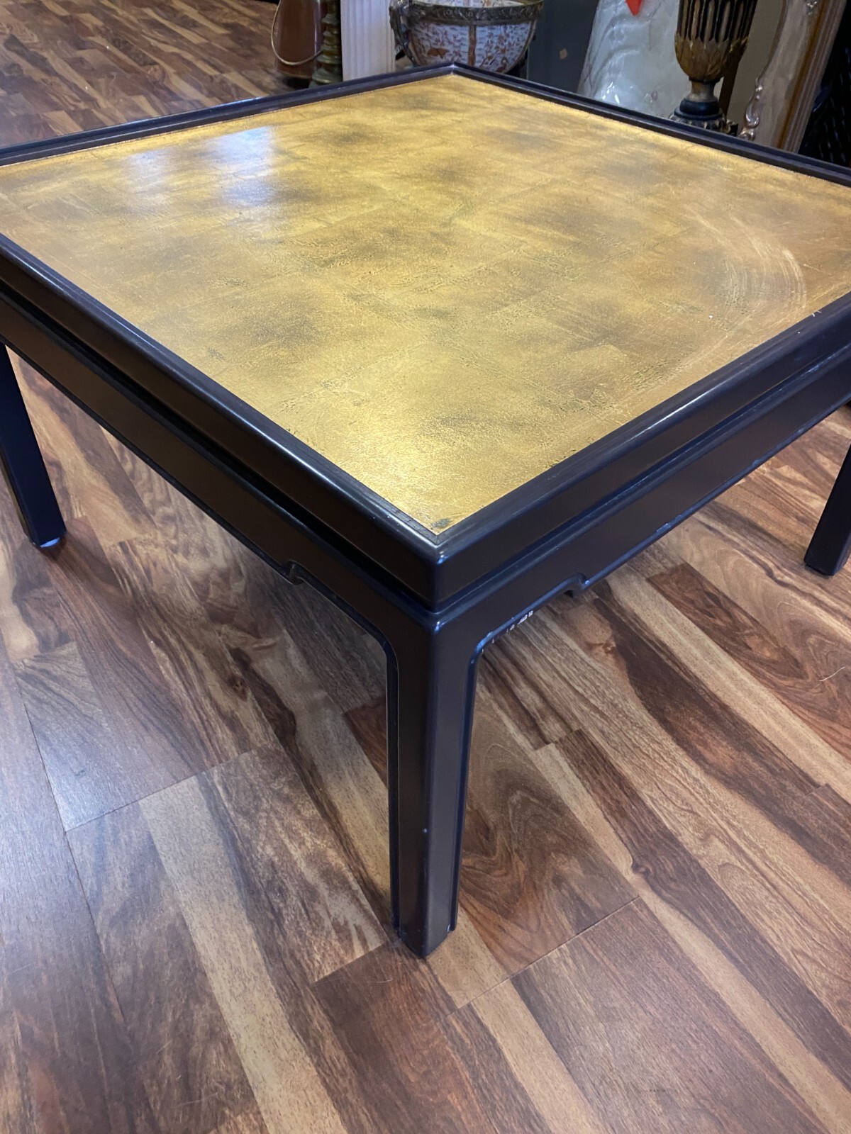 CHINA BEISTELLTISCH AUS HOLZ LACKOBERFLÄCHE UND BLATTGOLD VERGOLDUNG – Bild 8