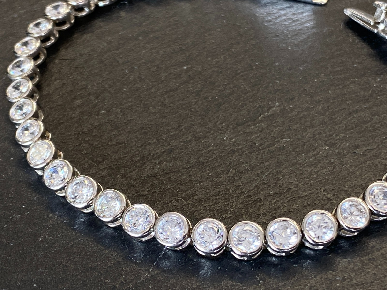 TENNIS ARMBAND AUS STERLING SILBER 925 MIT GLAS BRILLANTEN