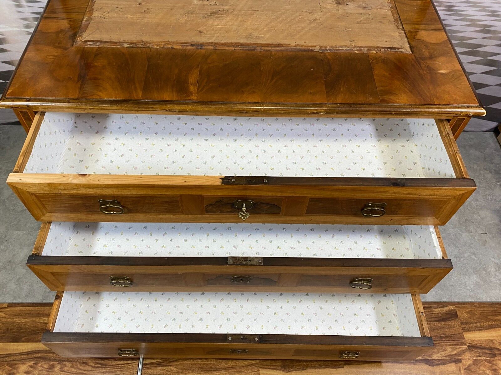 BAROCK KOMMODE NUSSBAUM UM 1880 HOLZ MASSIV FURNIERT ANTIKE BAROCKKOMMODE – Bild 9
