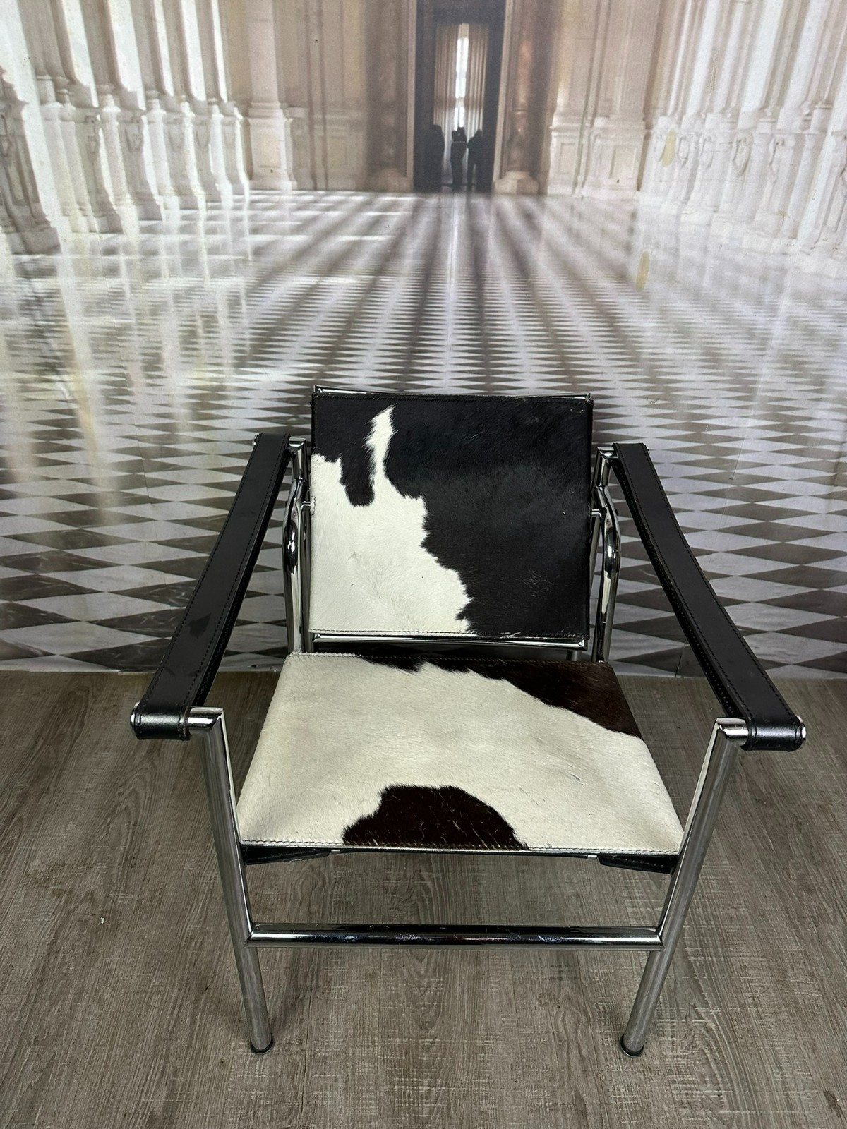 VINTAGE STUHL KUHFELL REPRODUKTION NACH DEM LC1 VON LE CORBUSIER UNSIGNIERT