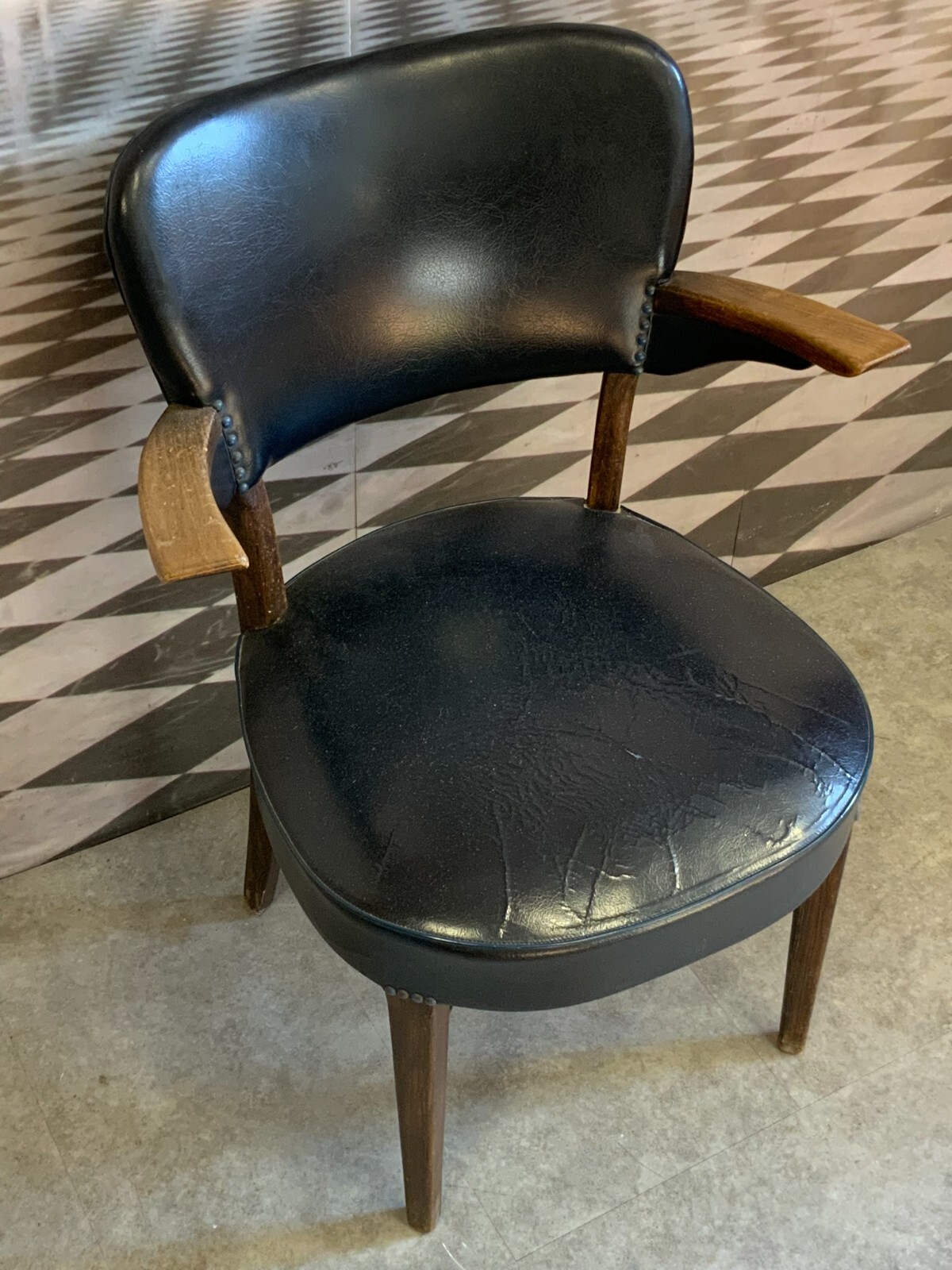 VINTAGE DESIGNER ARMLEHNSTUHL STUHL SESSEL HOLZ GESTELL LEDER BEZUG