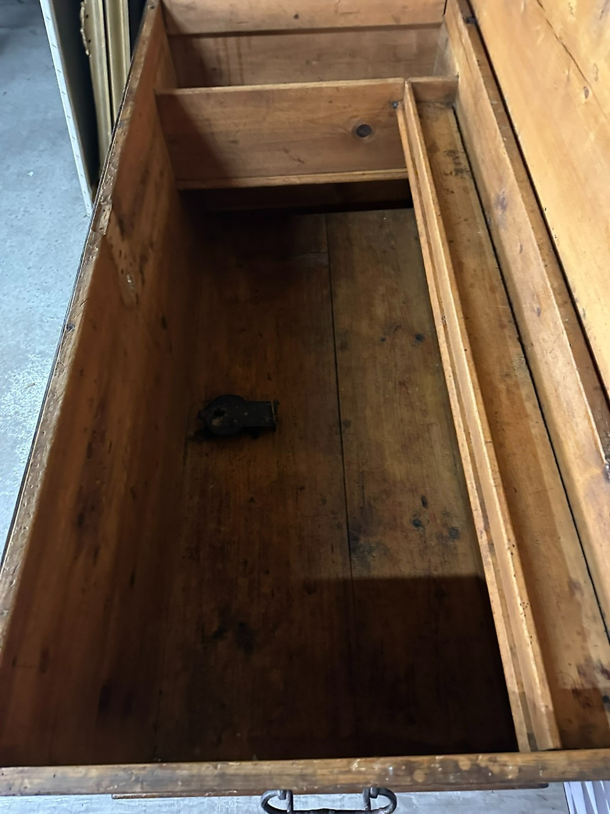 ANTIKE ALPBACHTALER TRUHE SOCKELTRUHE 1753 WEICHHOLZ BEMALT DOPPELKOPFADLER – Bild 15