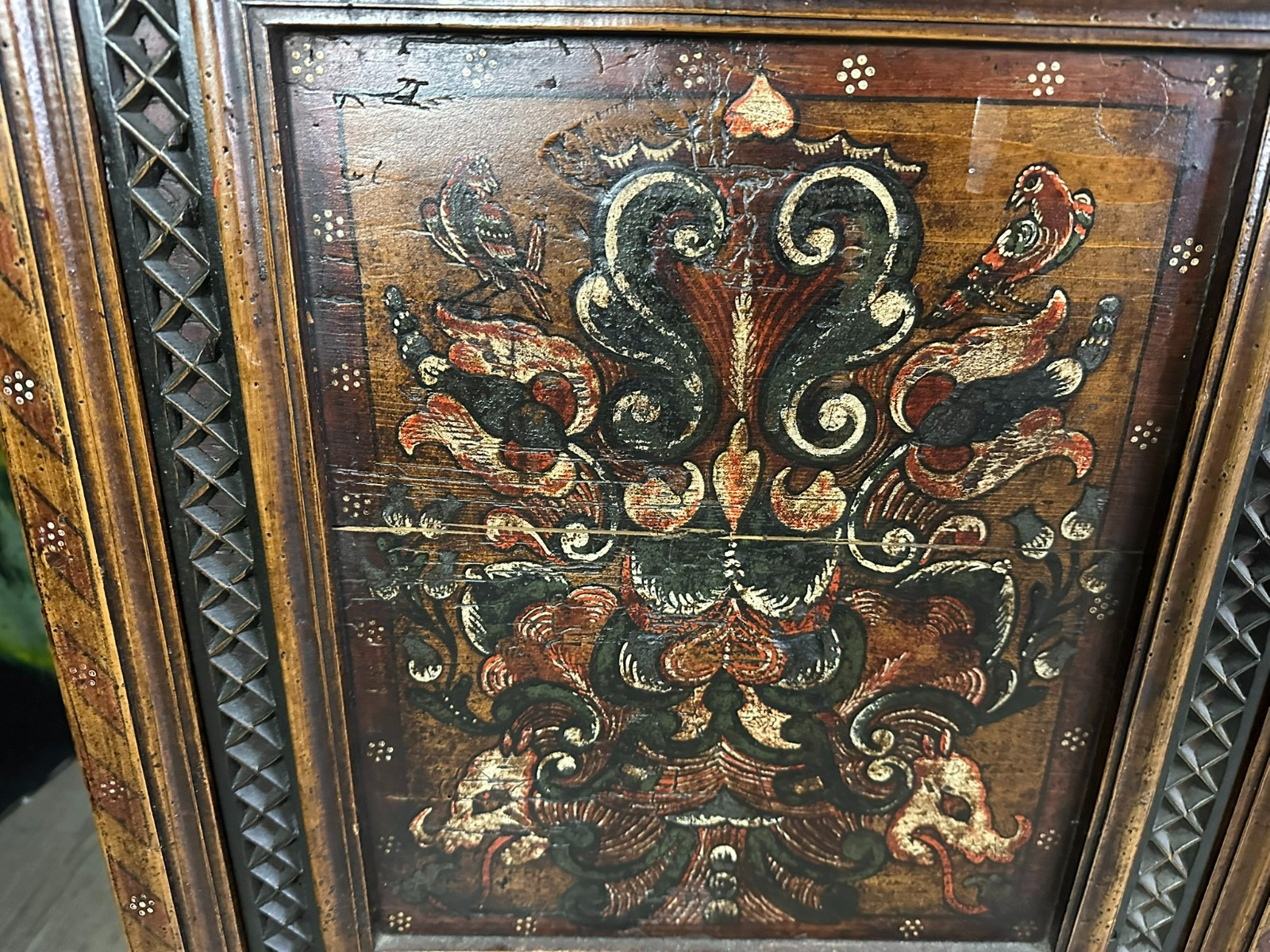 ANTIKE ALPBACHTALER TRUHE SOCKELTRUHE 1753 WEICHHOLZ BEMALT DOPPELKOPFADLER – Bild 5