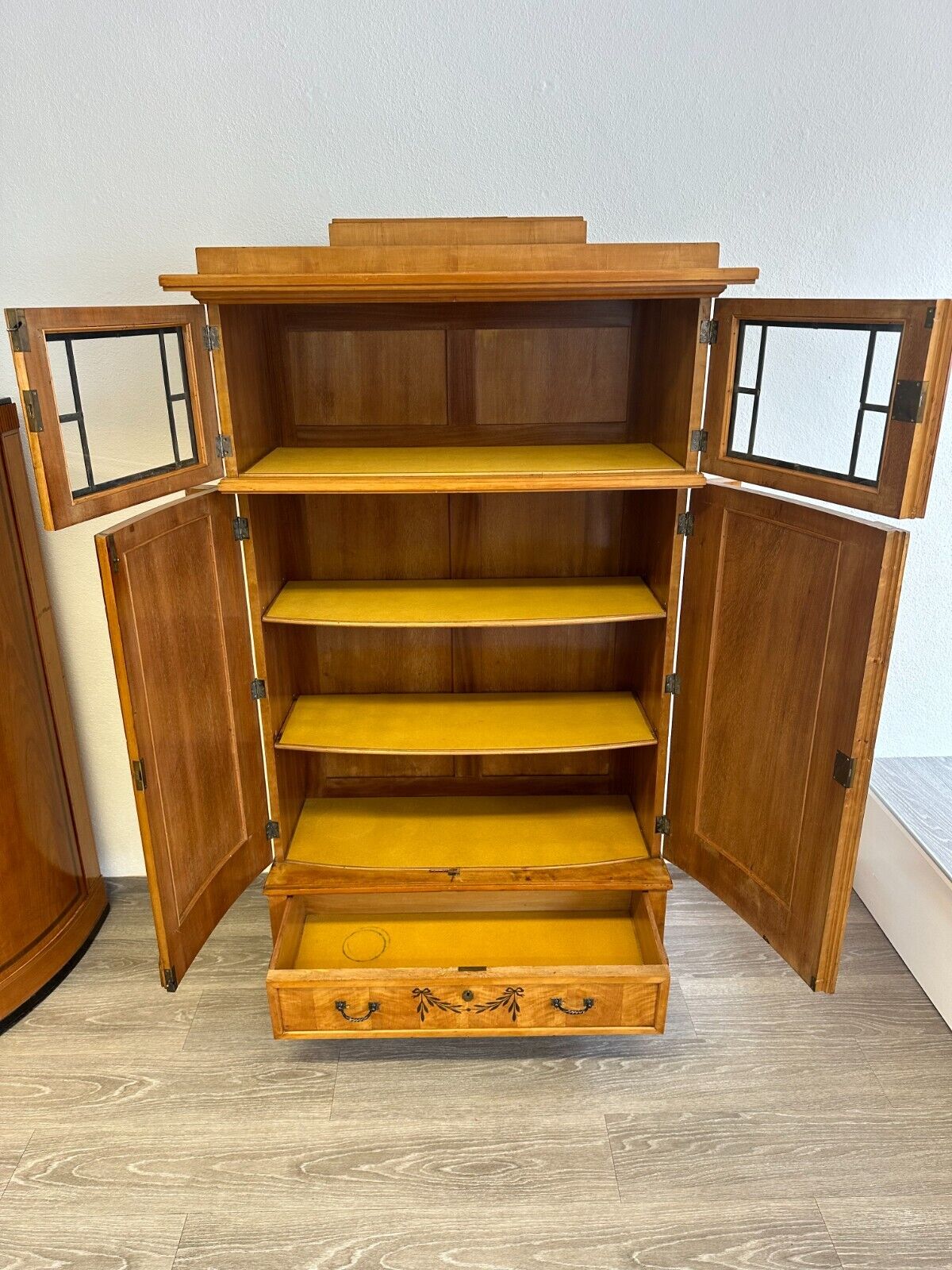 ANTIKER JUGENDSTIL SCHRANK UM 1910 MIT VITRINE KIRSCHHOLZ FURNIERT – Bild 11