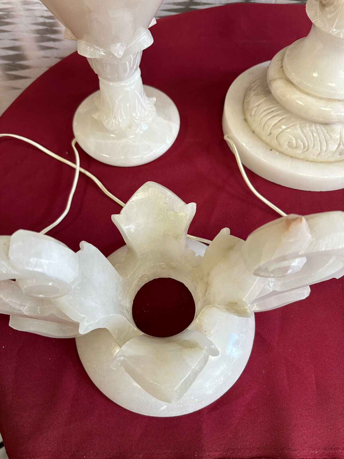 SEHR SCHÖNE GROSSE ALABASTER SÄULE MIT AMPHORE BELEUCHTET HANDGRAVUREN – Bild 18