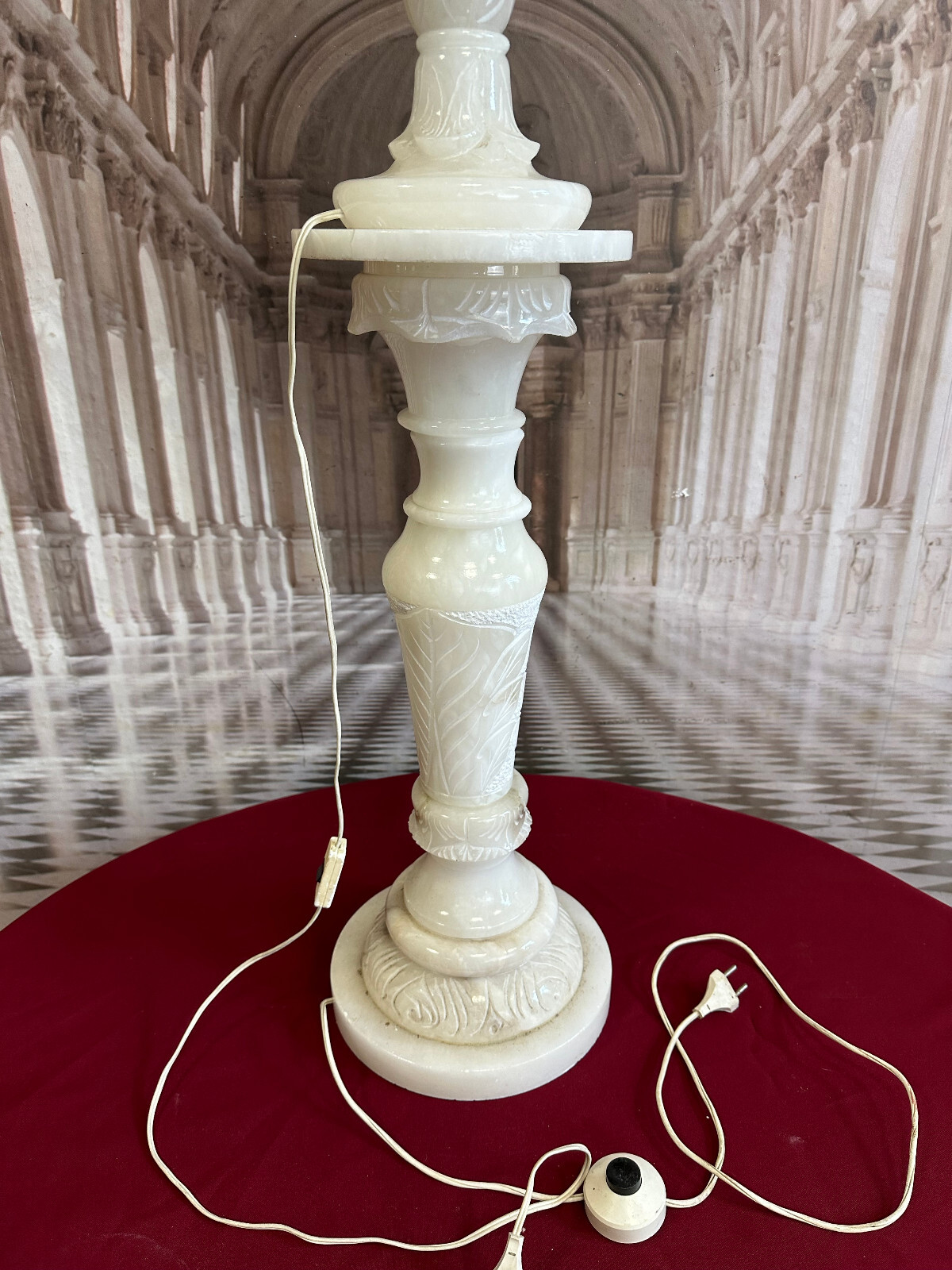 SEHR SCHÖNE GROSSE ALABASTER SÄULE MIT AMPHORE BELEUCHTET HANDGRAVUREN – Bild 10