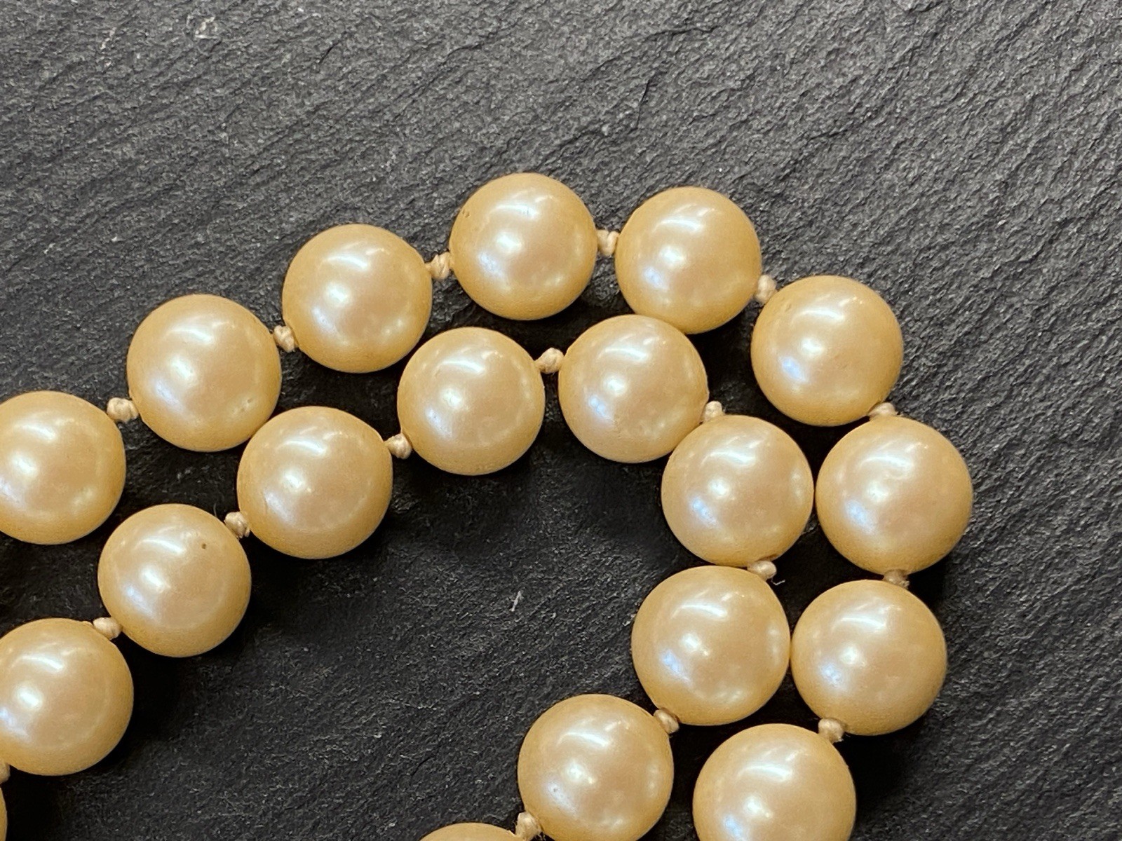 PERLENKETTE HALSKETTE KETTE PERLEN PERLE KUNSTPERLEN – Bild 3