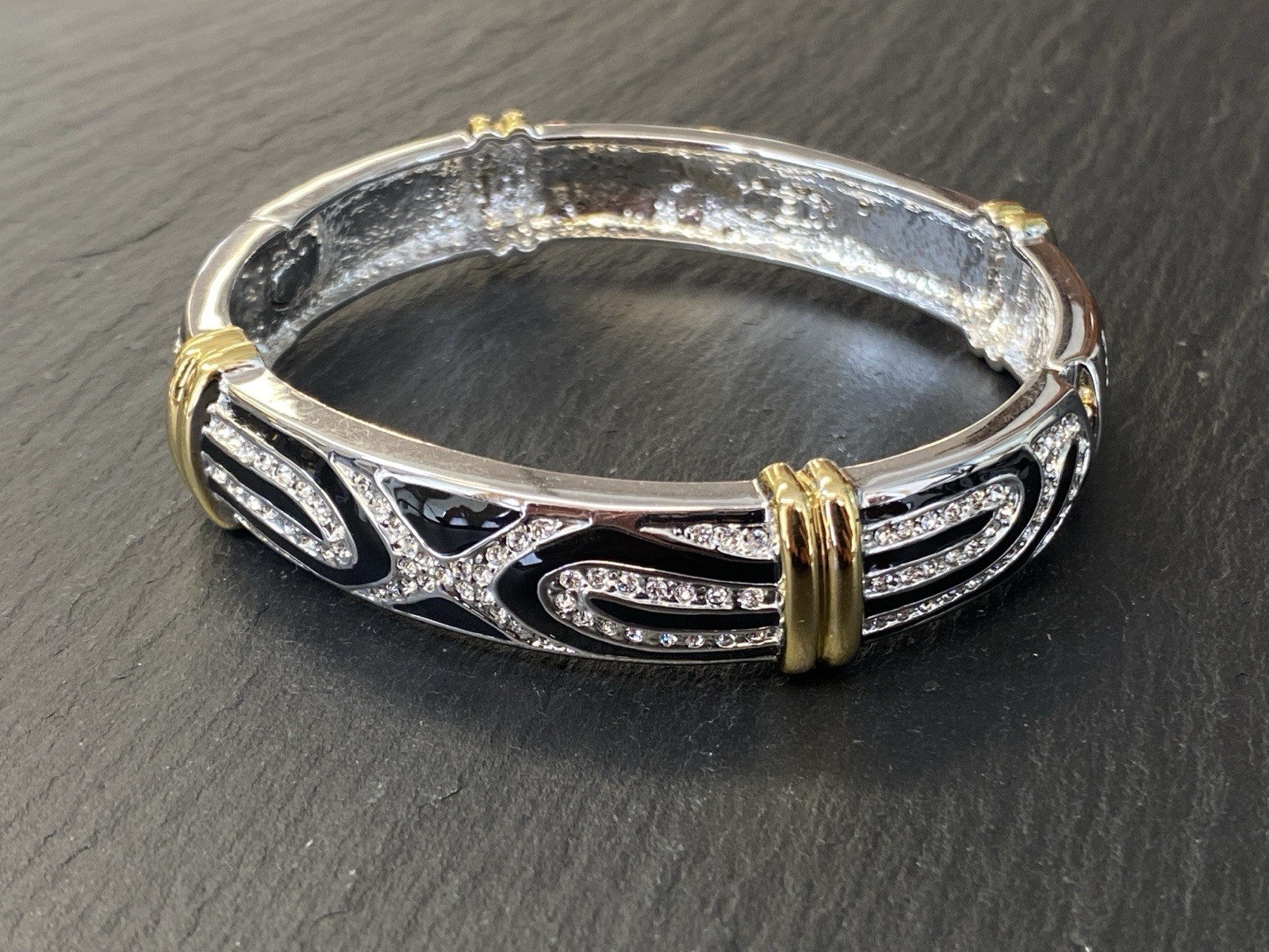 AUßERGEWÖHNLICHER ARMREIF CAMROSE & KROSS GLAS JBK EMAILLE KENNEDY NACHAHMUNG