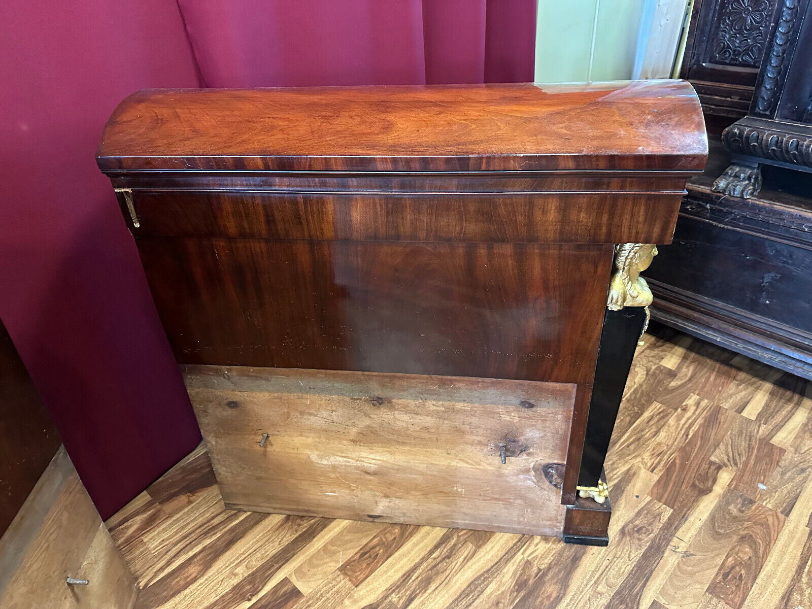 ORIGINALE SEITENTEILE EINES EMPIRE SOFA UM 1800 MAHAGONI FURNIERT – Bild 15
