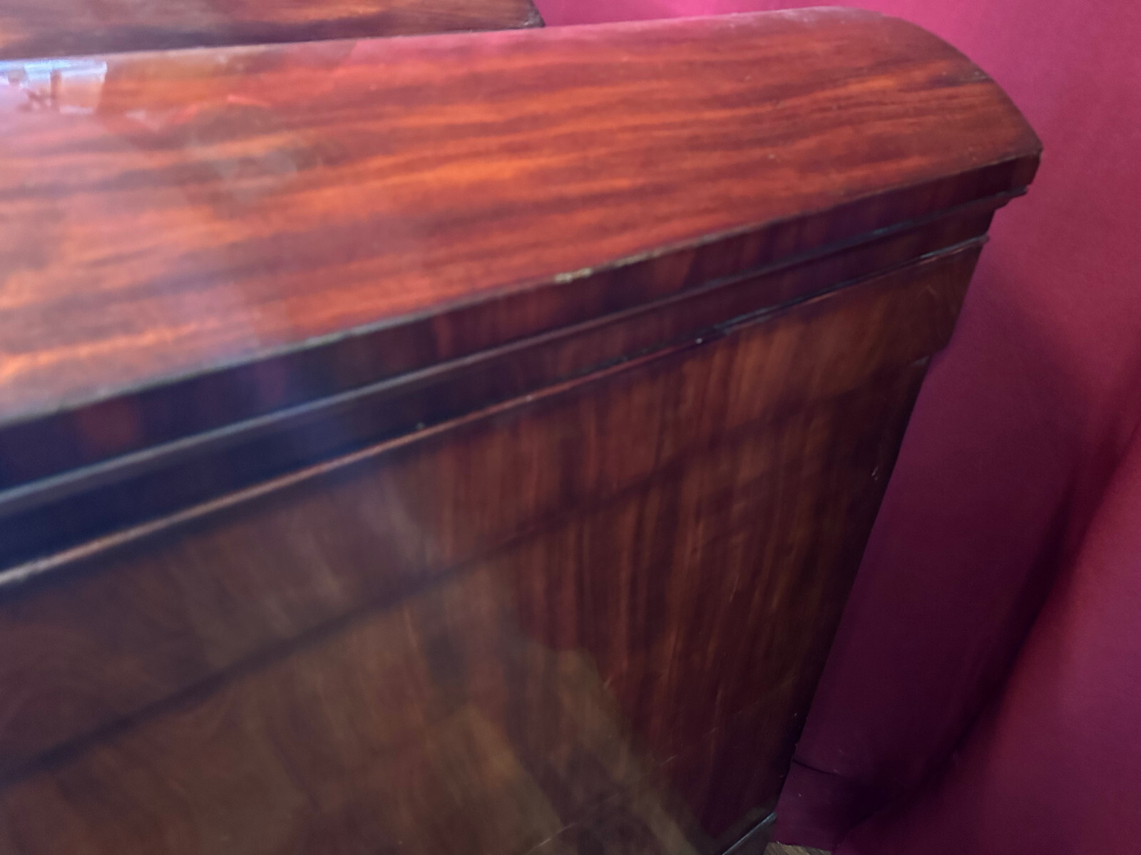 ORIGINALE SEITENTEILE EINES EMPIRE SOFA UM 1800 MAHAGONI FURNIERT – Bild 10