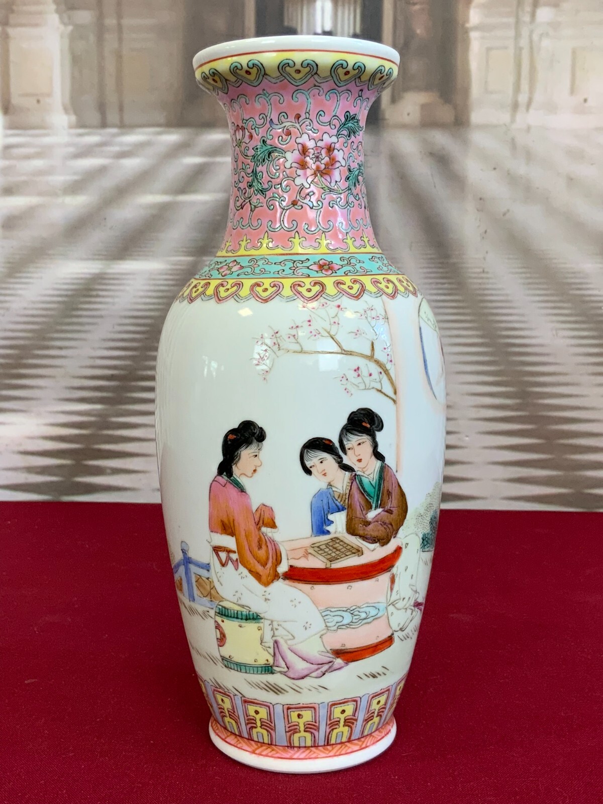 CHINA PORZELLAN VASE FAMILLE ROSE PERSONEN DEKOR 25cm SEHR GUTER ZUSTAND