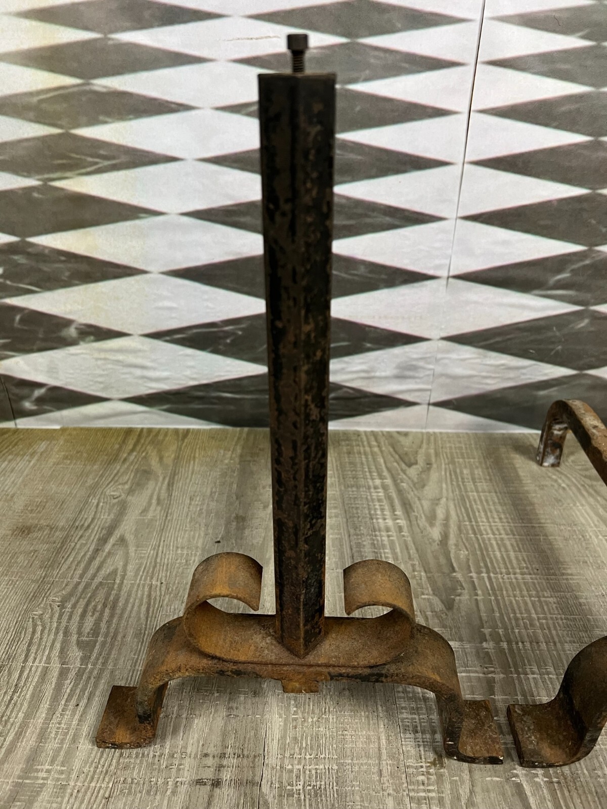 ALTE KAMINBÖCKE AUS EISEN NACH ANTIKEM VORBILD – Bild 3