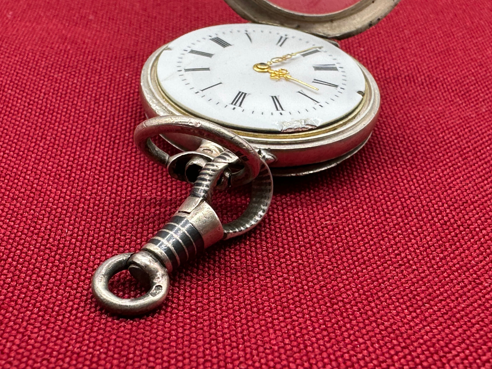 ANTIKE CHATELAINE FÜR TASCHENUHR UM 1880 AUS TULA SILBER MIT DEFEKTER UHR – Bild 9