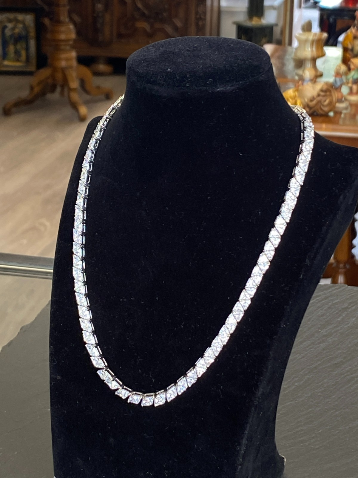 ELEGANTE HALSKETTE AUS STERLING SILBER 925 MIT GLAS BRILLANTEN