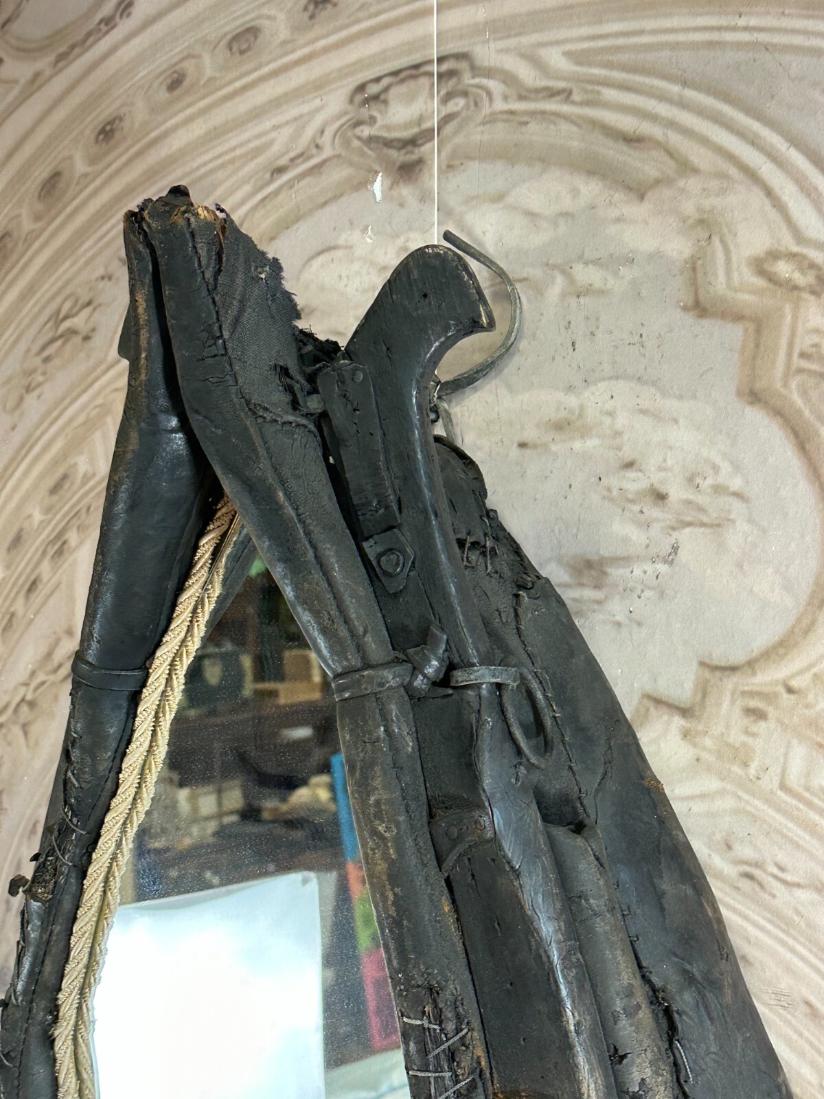 ANTIKES PFERDE KUMMET LEDER HOLZ UND METALL ALS WANDSPIEGEL UMGEBAUT – Bild 4