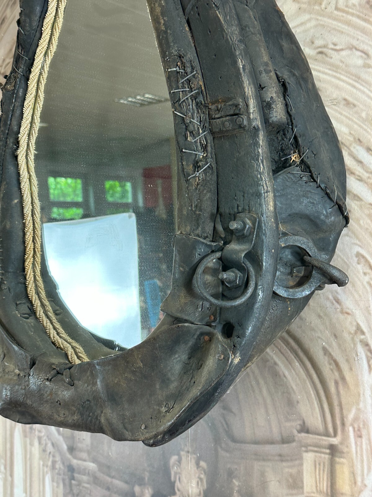 ANTIKES PFERDE KUMMET LEDER HOLZ UND METALL ALS WANDSPIEGEL UMGEBAUT – Bild 5