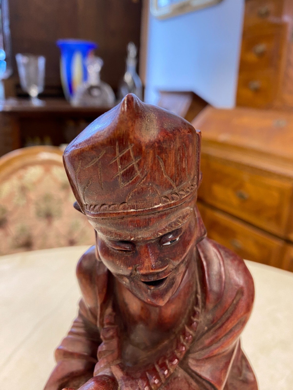 CHINA SKULPTUR AUS HOLZ STEHENDER GELEHRTER 32cm HOCH – Bild 4