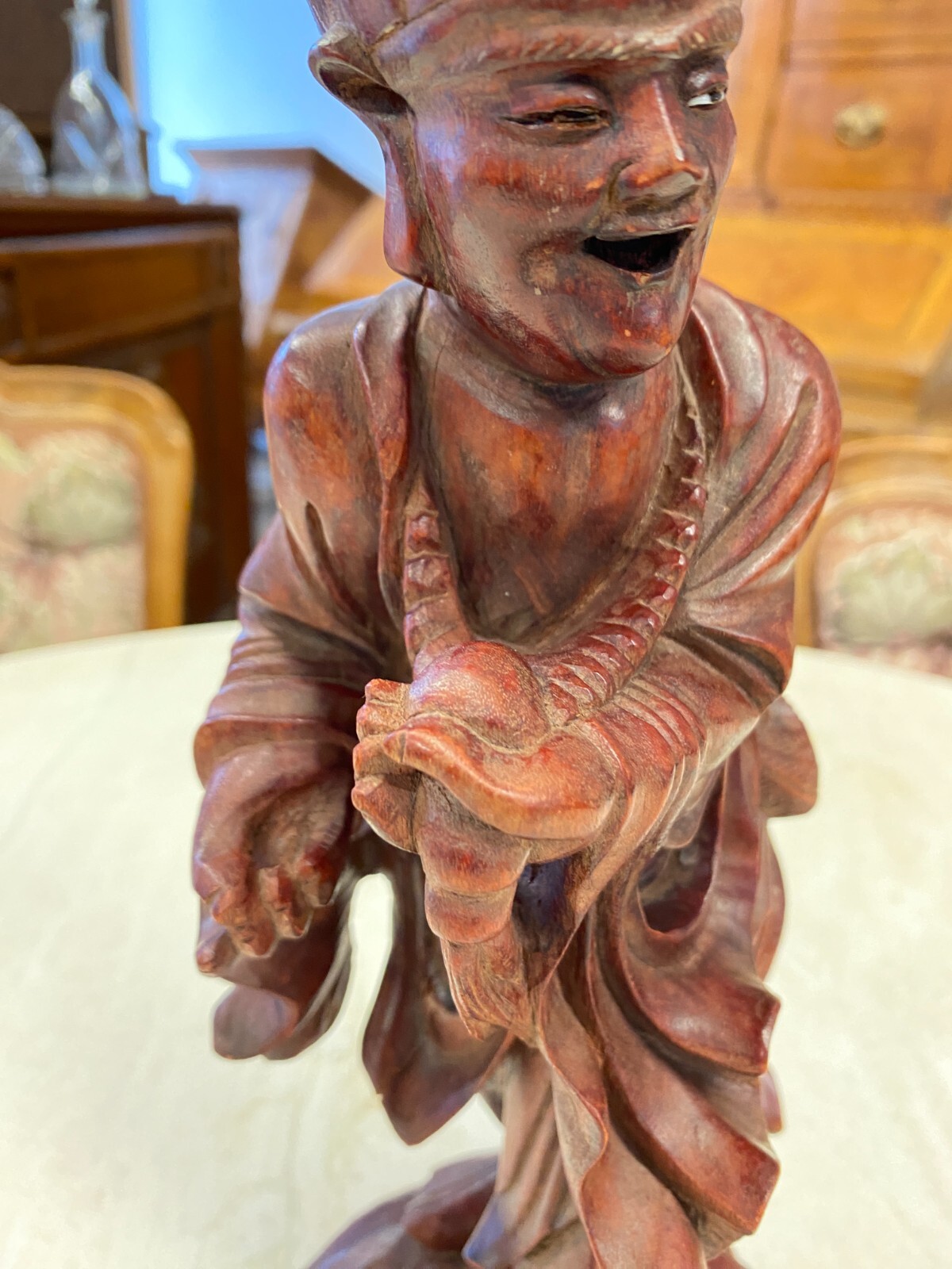 CHINA SKULPTUR AUS HOLZ STEHENDER GELEHRTER 32cm HOCH – Bild 5