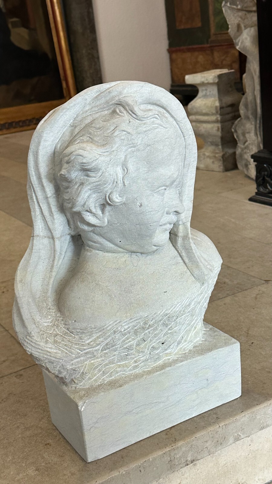 BÜSTE AUS SANDSTEIN HANDBEHAUEN PORTRAIT EINES KINDES 38cm – Bild 4