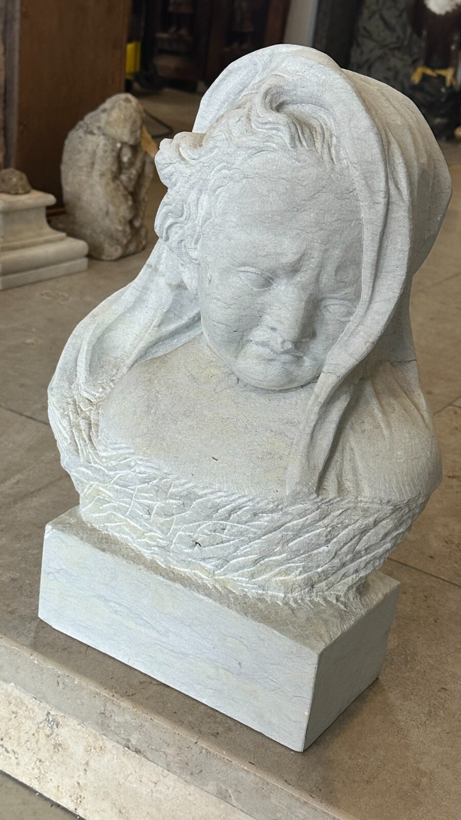 BÜSTE AUS SANDSTEIN HANDBEHAUEN PORTRAIT EINES KINDES 38cm – Bild 5