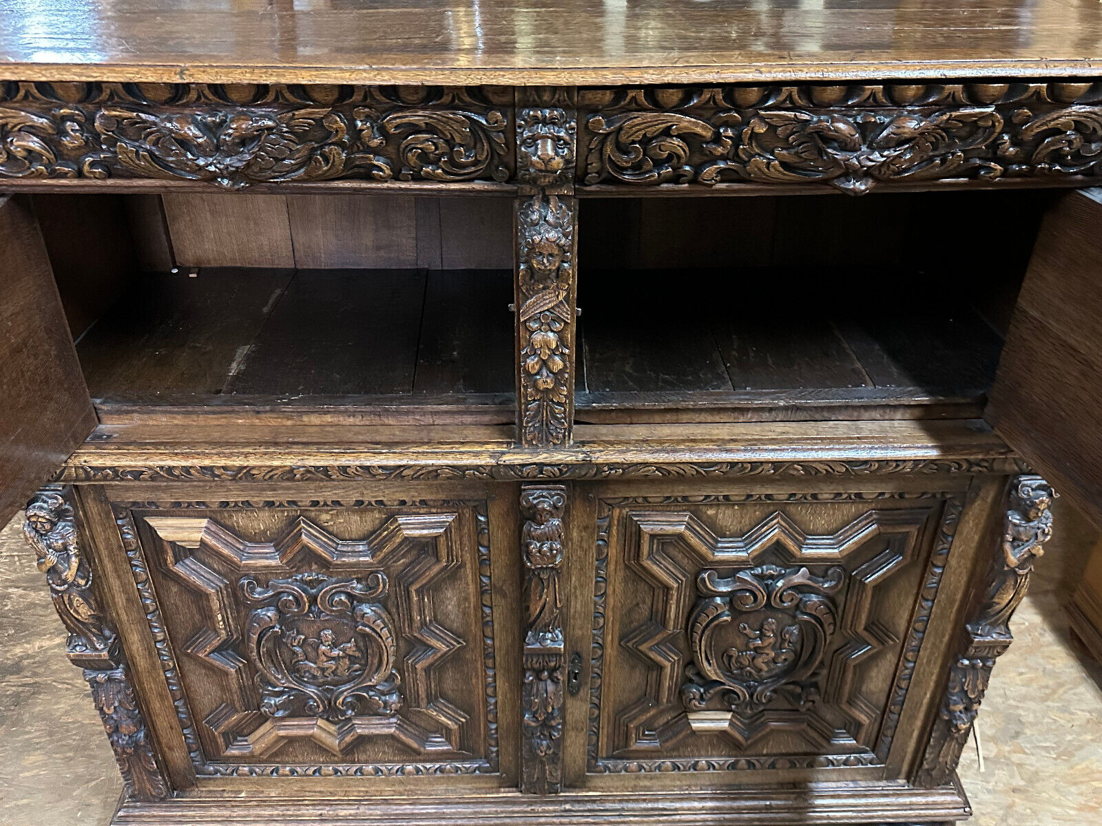 ANTIKER RENAISSANCE SCHRANK HOLLAND 17/18 TES JHDT PRUNKSCHNITZWERK LÖWENKÖPFE – Bild 20