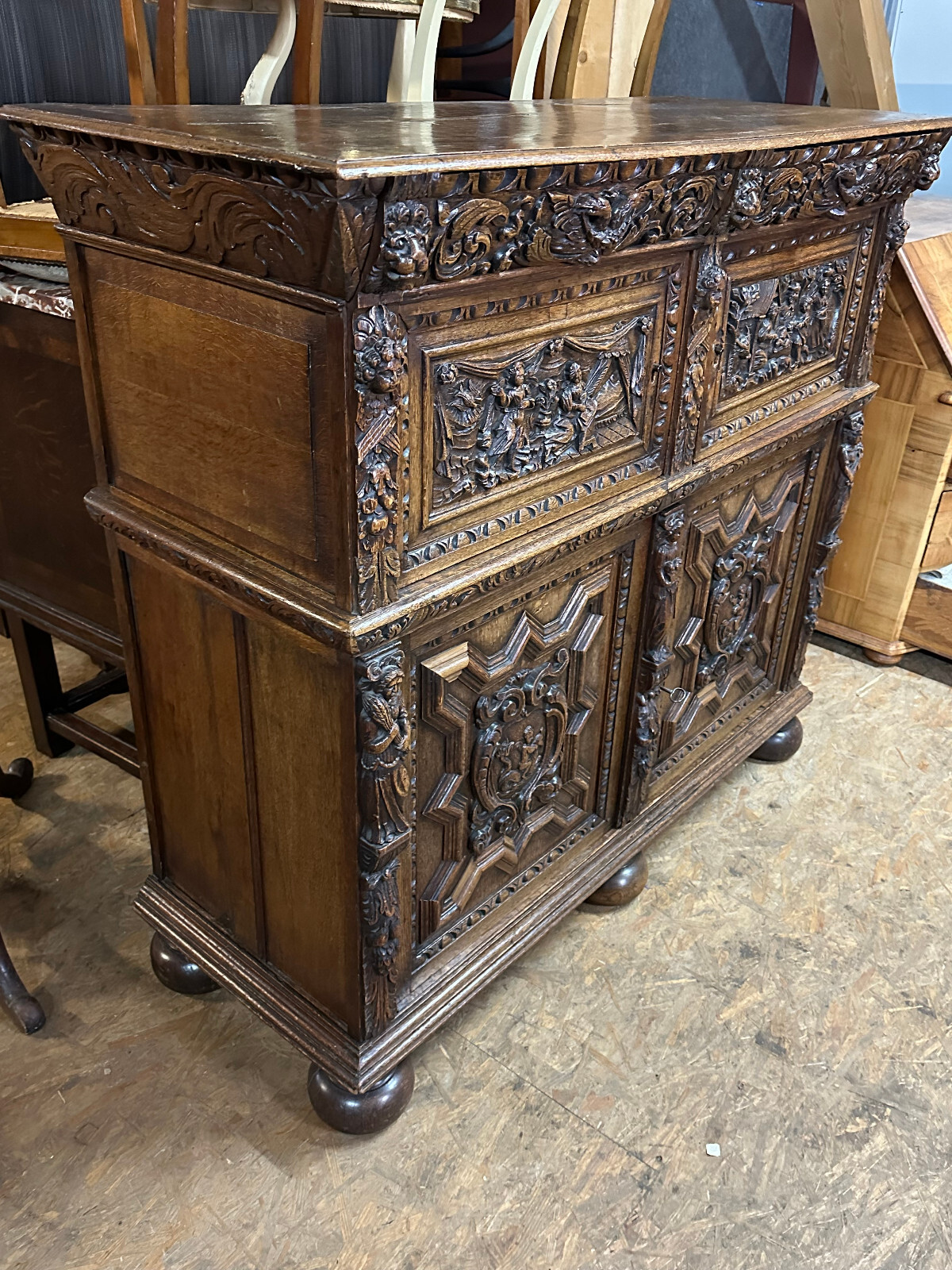 ANTIKER RENAISSANCE SCHRANK HOLLAND 17/18 TES JHDT PRUNKSCHNITZWERK LÖWENKÖPFE – Bild 10