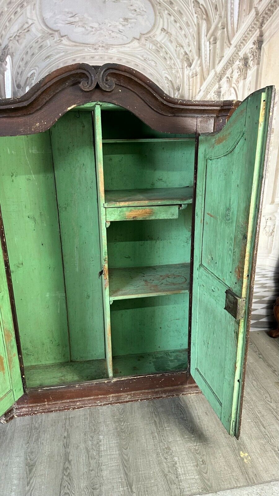 ANTIKER BAROCKSCHRANK BAUERNSCHRANK HOLZ MASSIV HEILIGENBILDER HANDBEMALT 18 TES – Bild 19