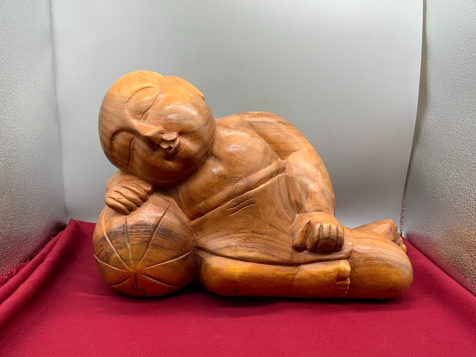 SEHR GROSSE CHINA SKULPTUR JUNGE MIT BALL HOLZ MASSIV HANDGESCHNITZT