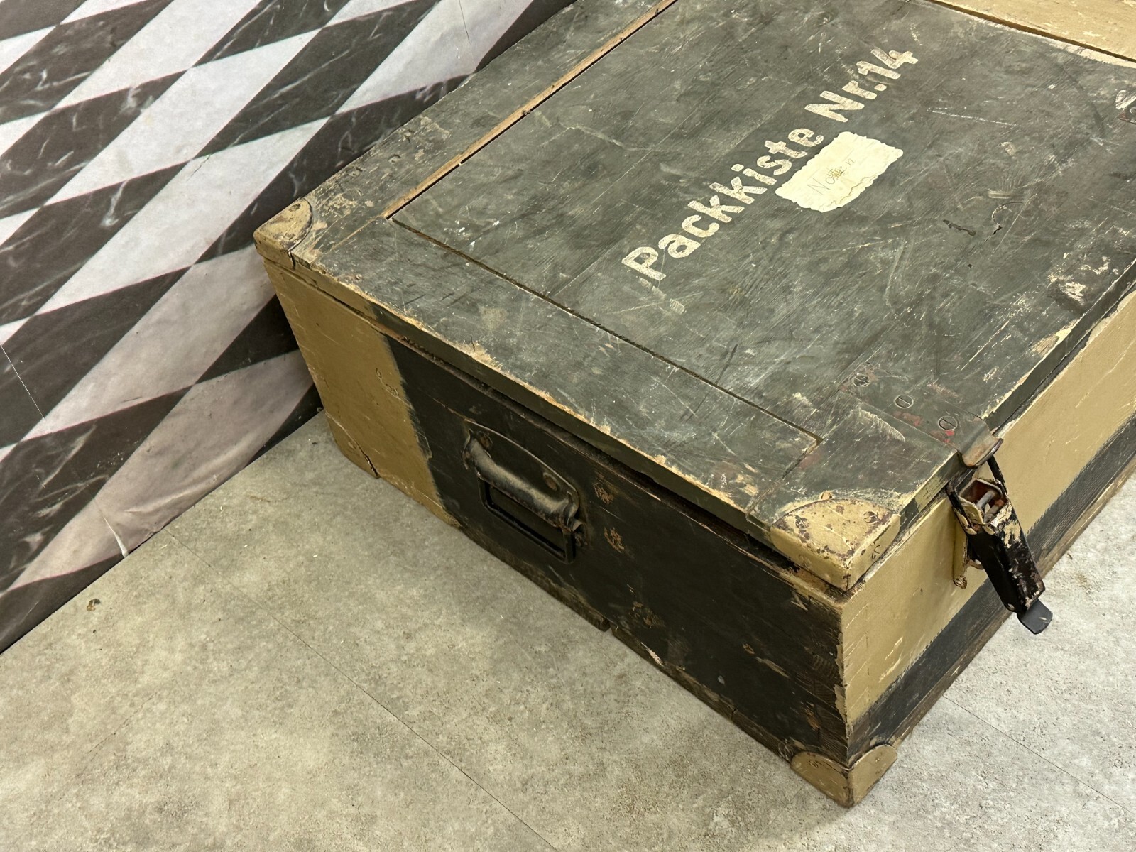 ANTIKE PACKKISTE KISTE AUS HOLZ MASSIV METALL SCHLIESSER – Bild 4
