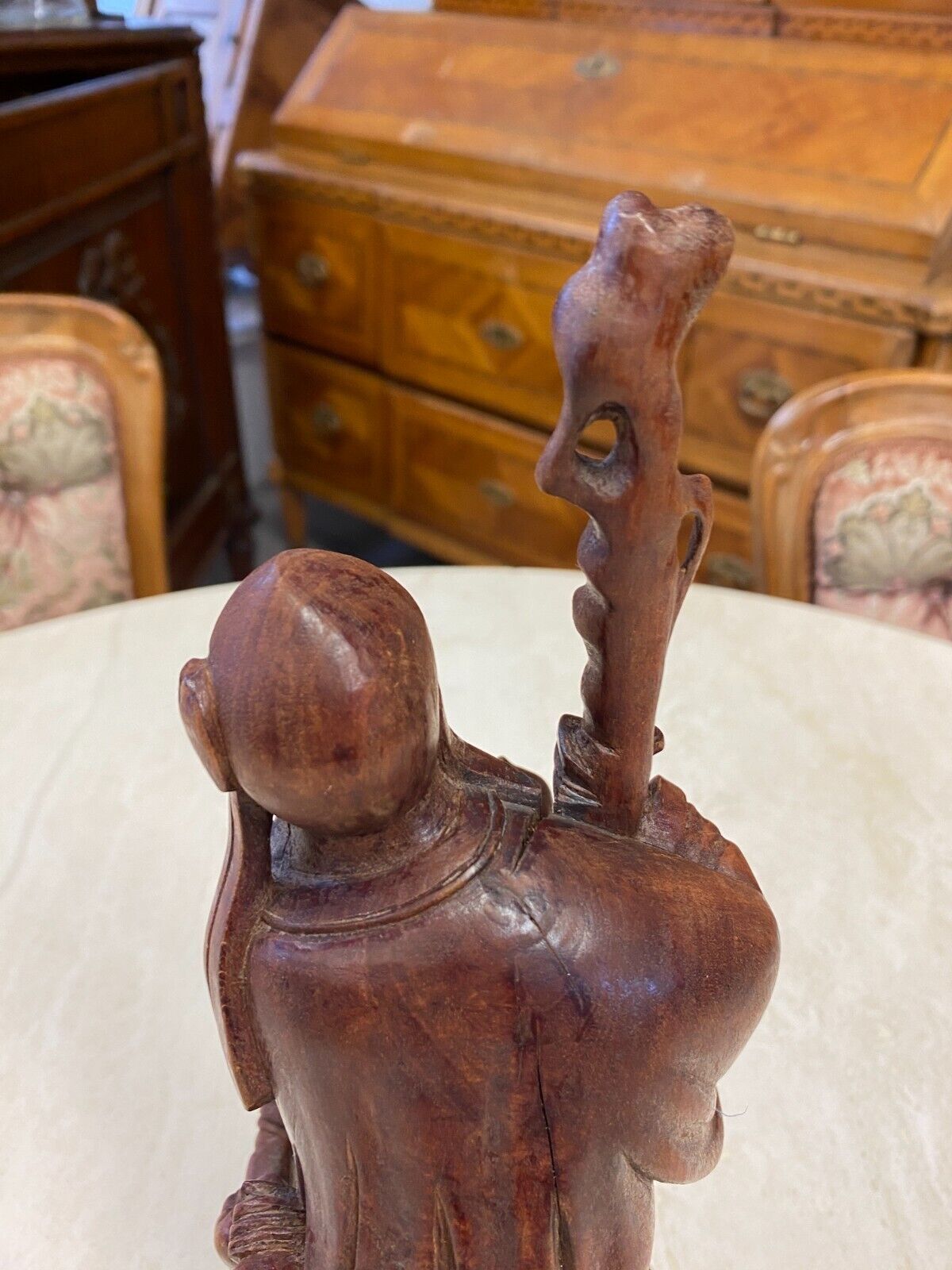 CHINA SKULPTUR AUS HOLZ GELEHRTER MIT STOCK 30cm HOCH – Bild 13