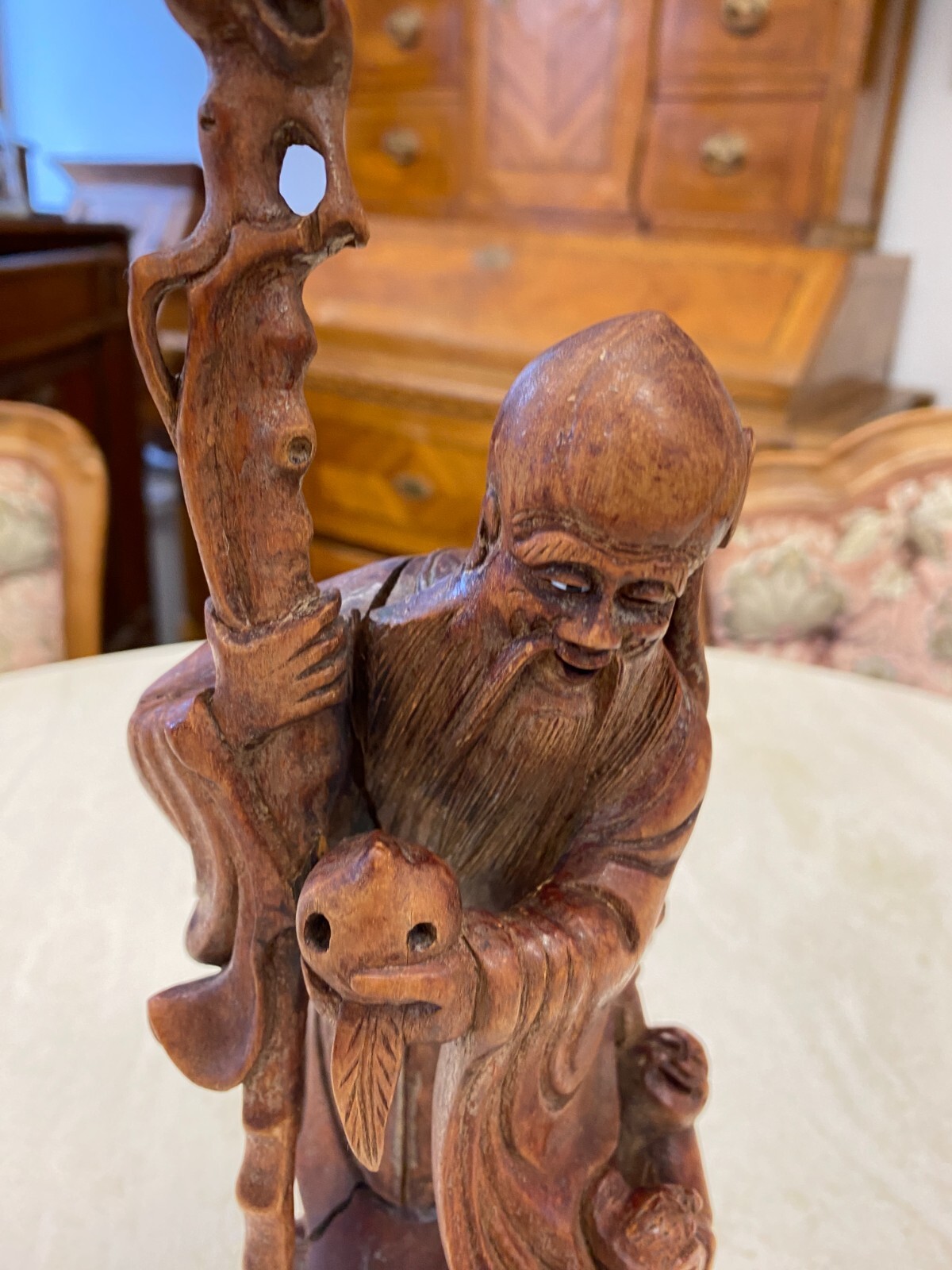 CHINA SKULPTUR AUS HOLZ GELEHRTER MIT STOCK 30cm HOCH – Bild 4